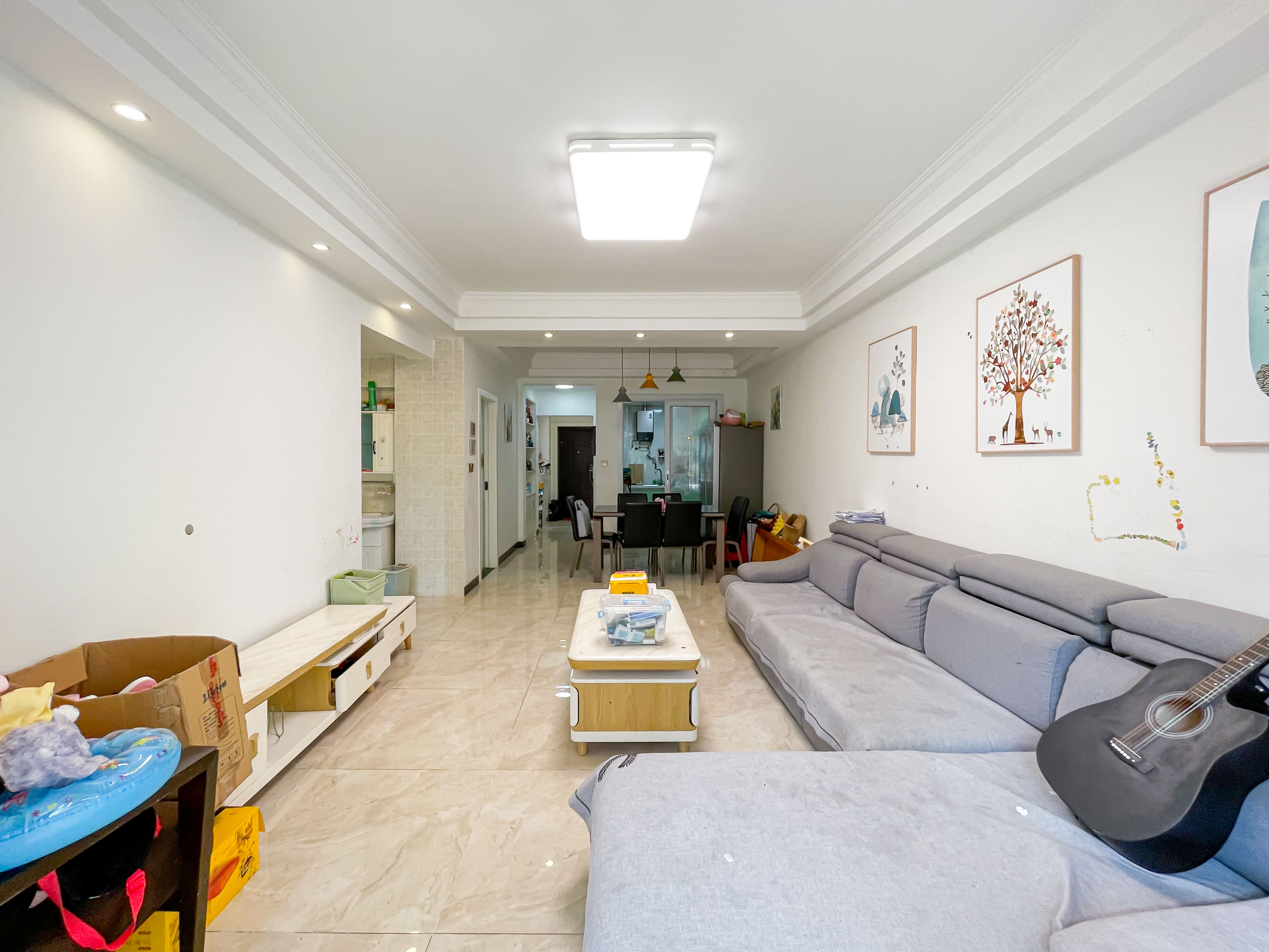 三景华御  2室2厅1卫    55.0万 三景华御  2室2厅1卫    55.0万客厅