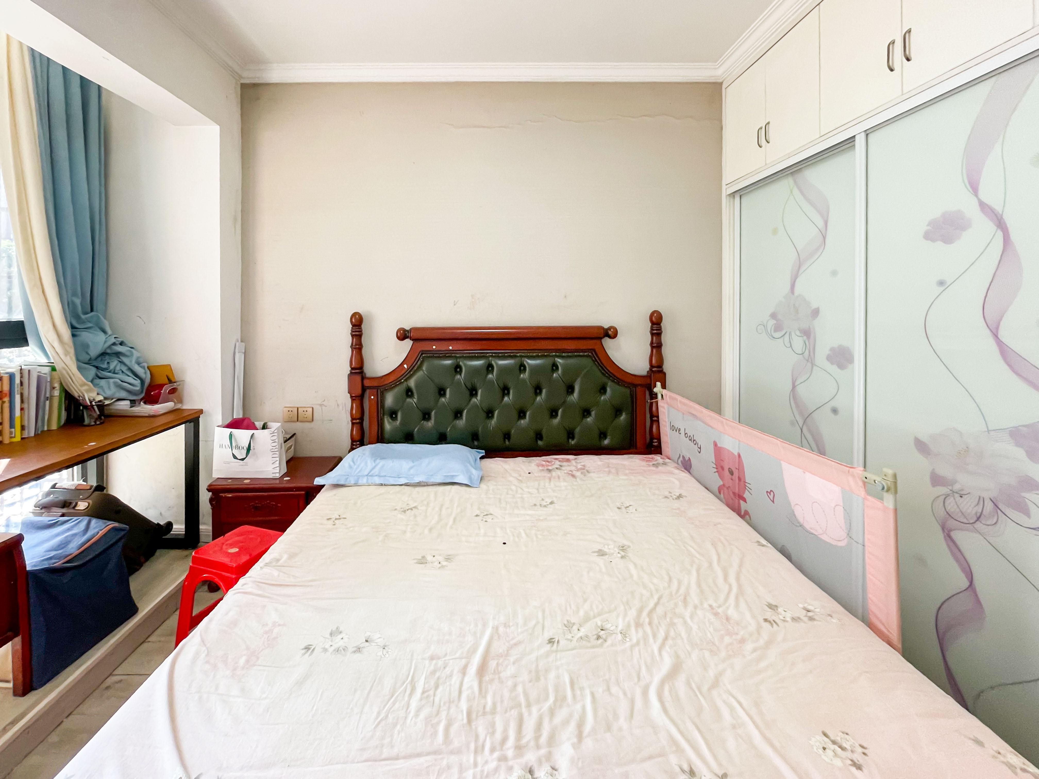 三景华御  2室2厅1卫    55.0万 三景华御  2室2厅1卫    55.0万卧室