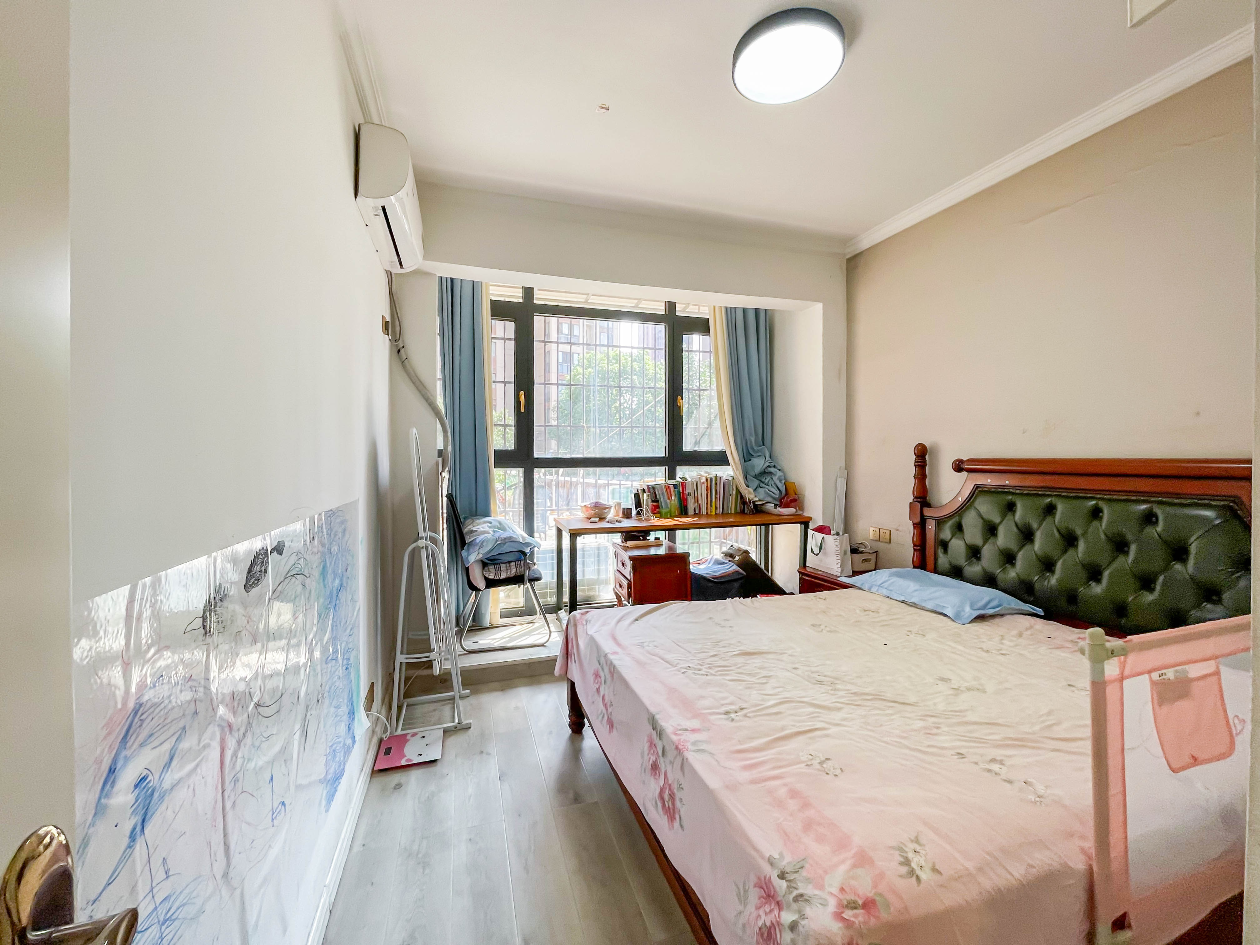 三景华御  2室2厅1卫    55.0万 三景华御  2室2厅1卫    55.0万卧室