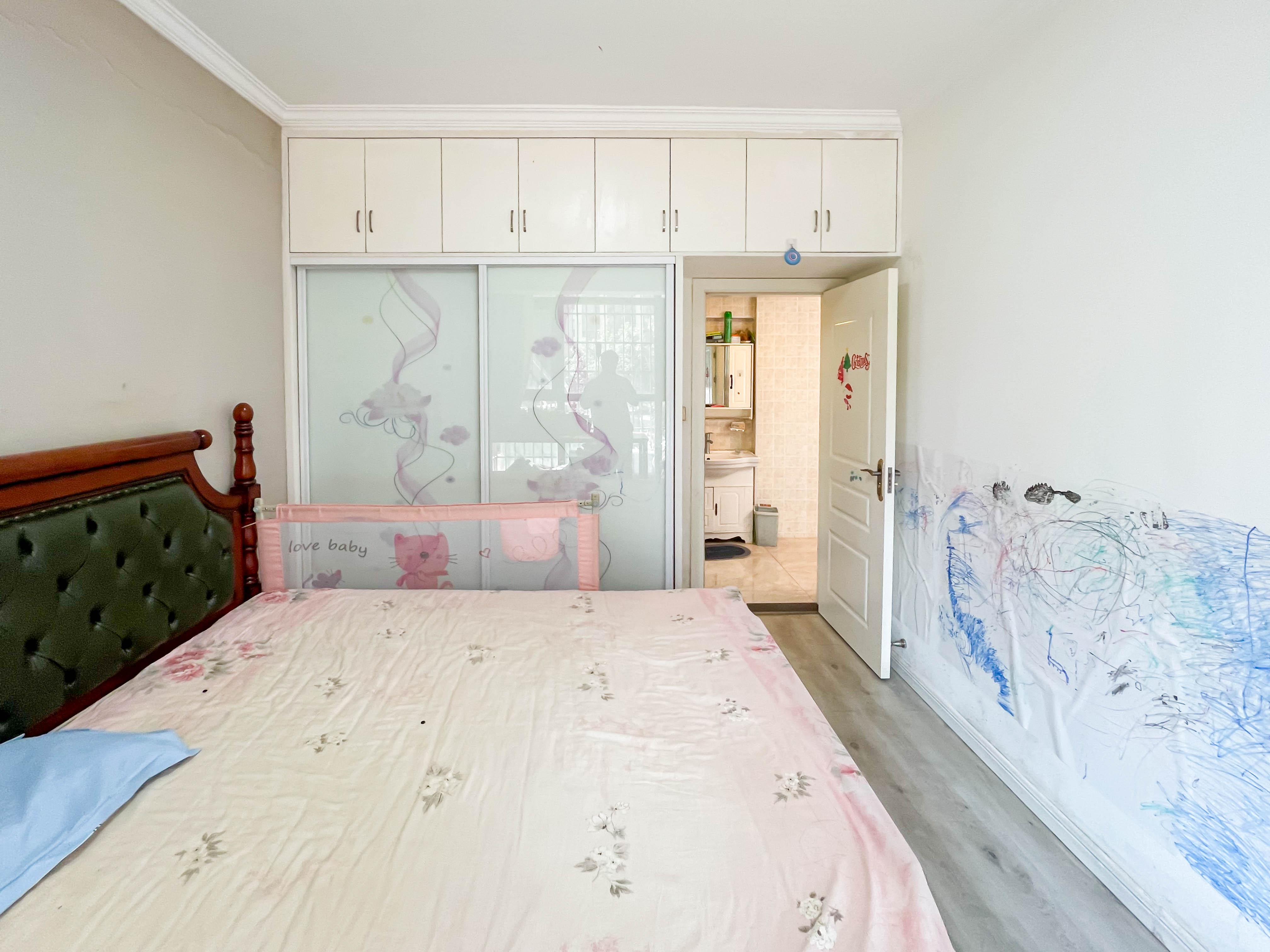 三景华御  2室2厅1卫    55.0万 三景华御  2室2厅1卫    55.0万卧室