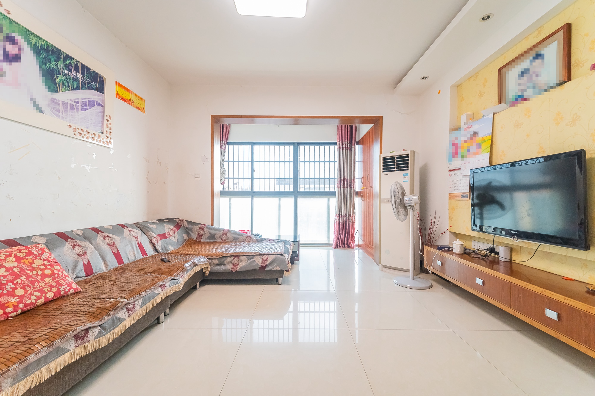 恒基凯旋门一二期 3室2厅1卫 75.0万 恒基凯旋门一二期 3室2厅1卫 75.0万客厅