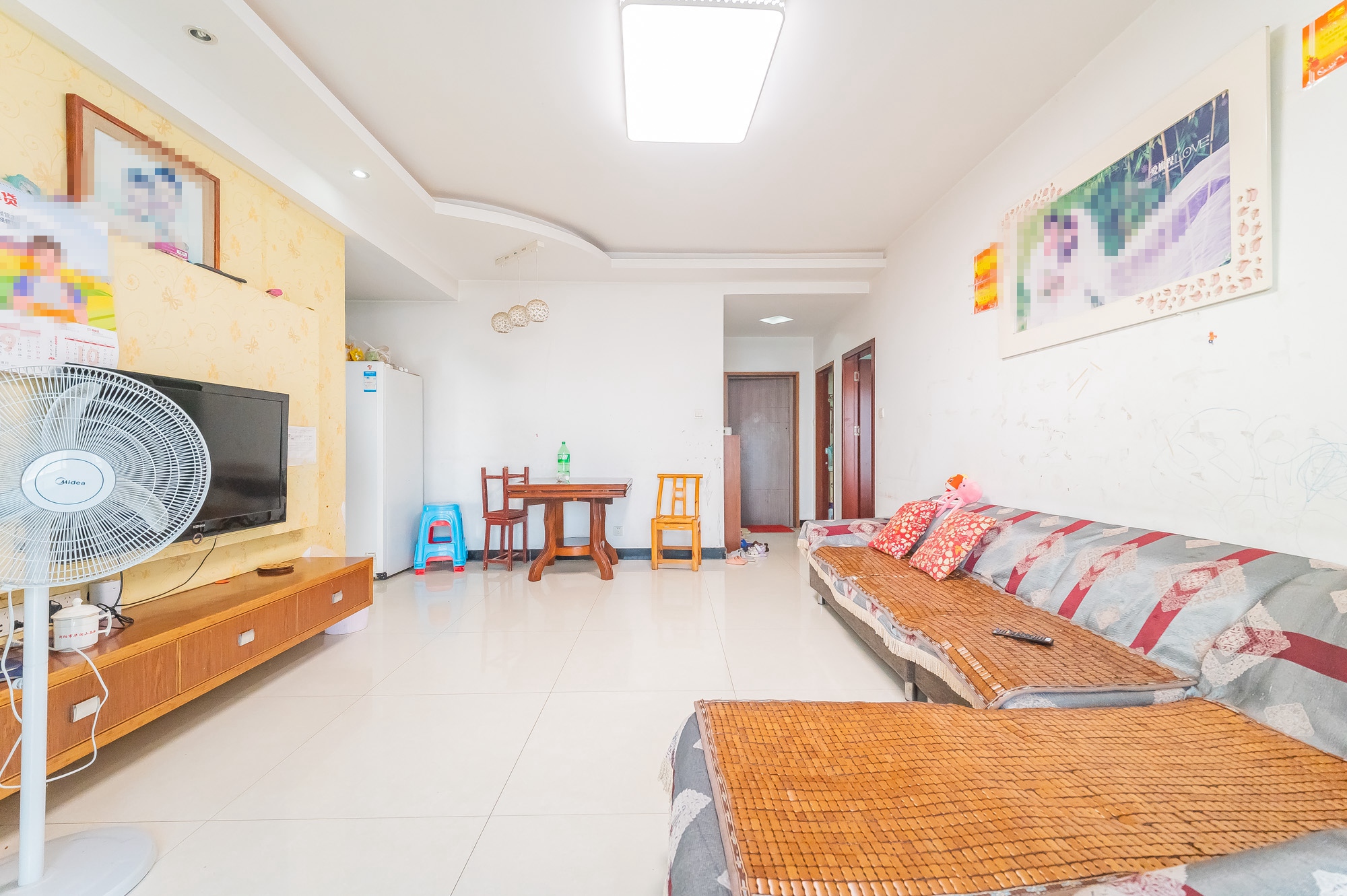 恒基凯旋门一二期 3室2厅1卫 75.0万 恒基凯旋门一二期 3室2厅1卫 75.0万客厅