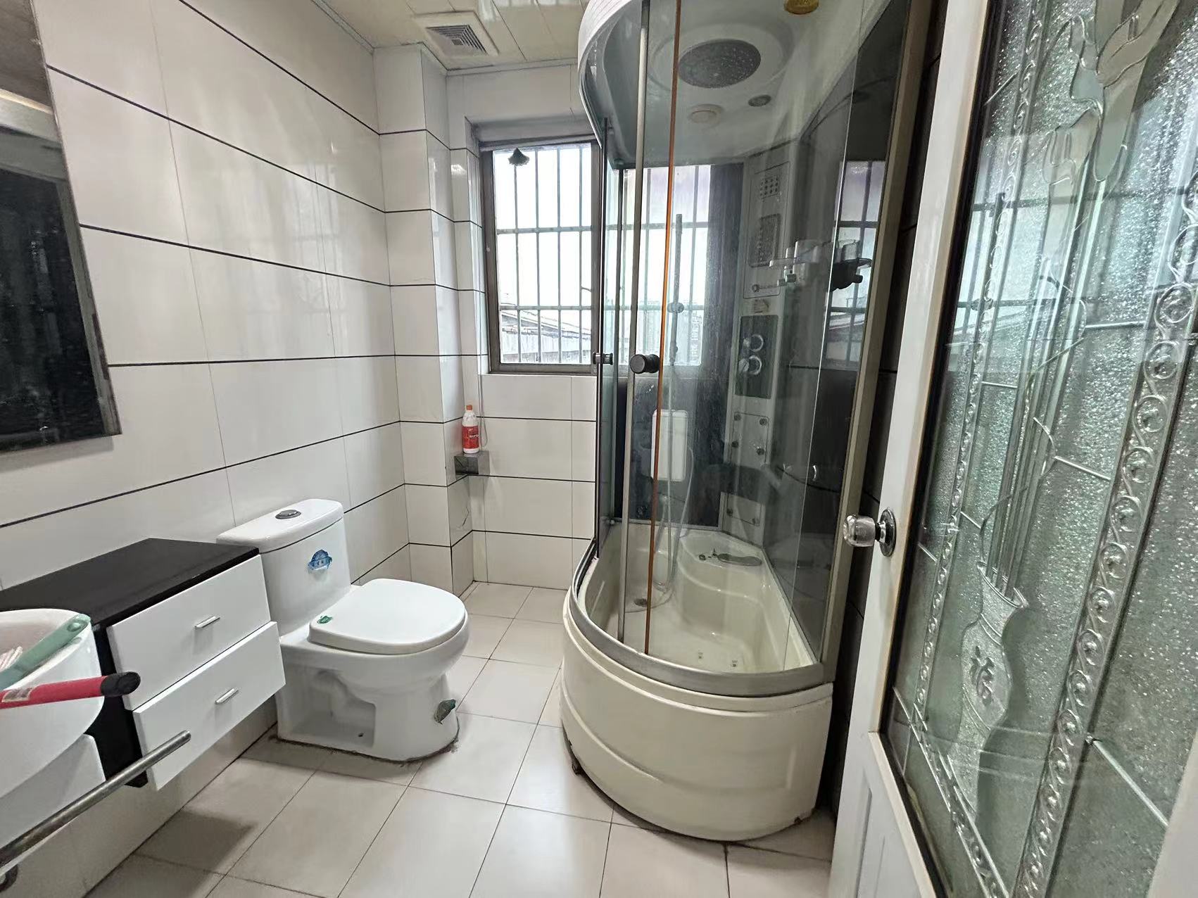 红旗花园  4室3厅2卫    75.9万 红旗花园  4室3厅2卫    75.9万室内图