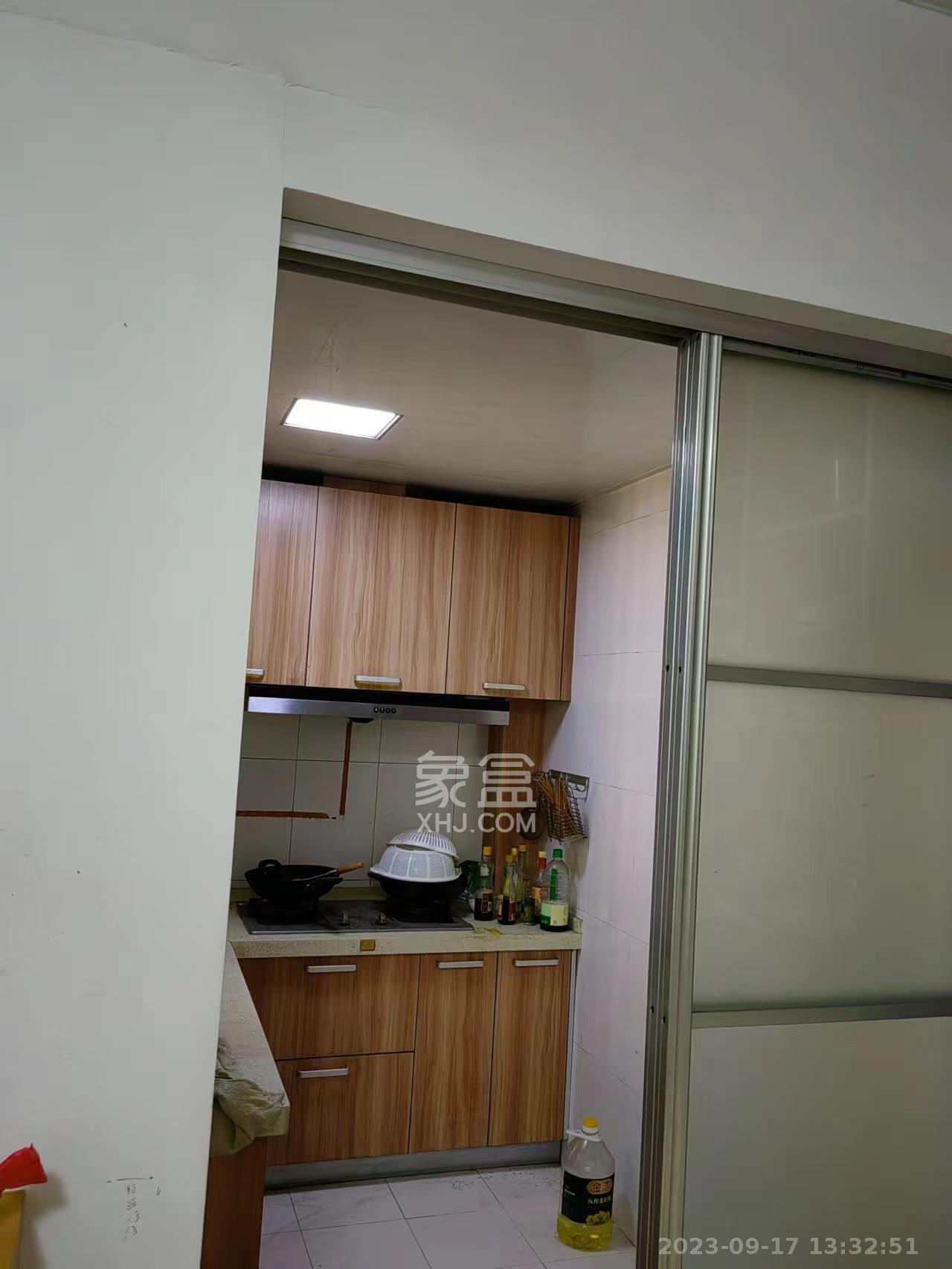 翡翠云天  2室2厅1卫   2200.00元/月室内图