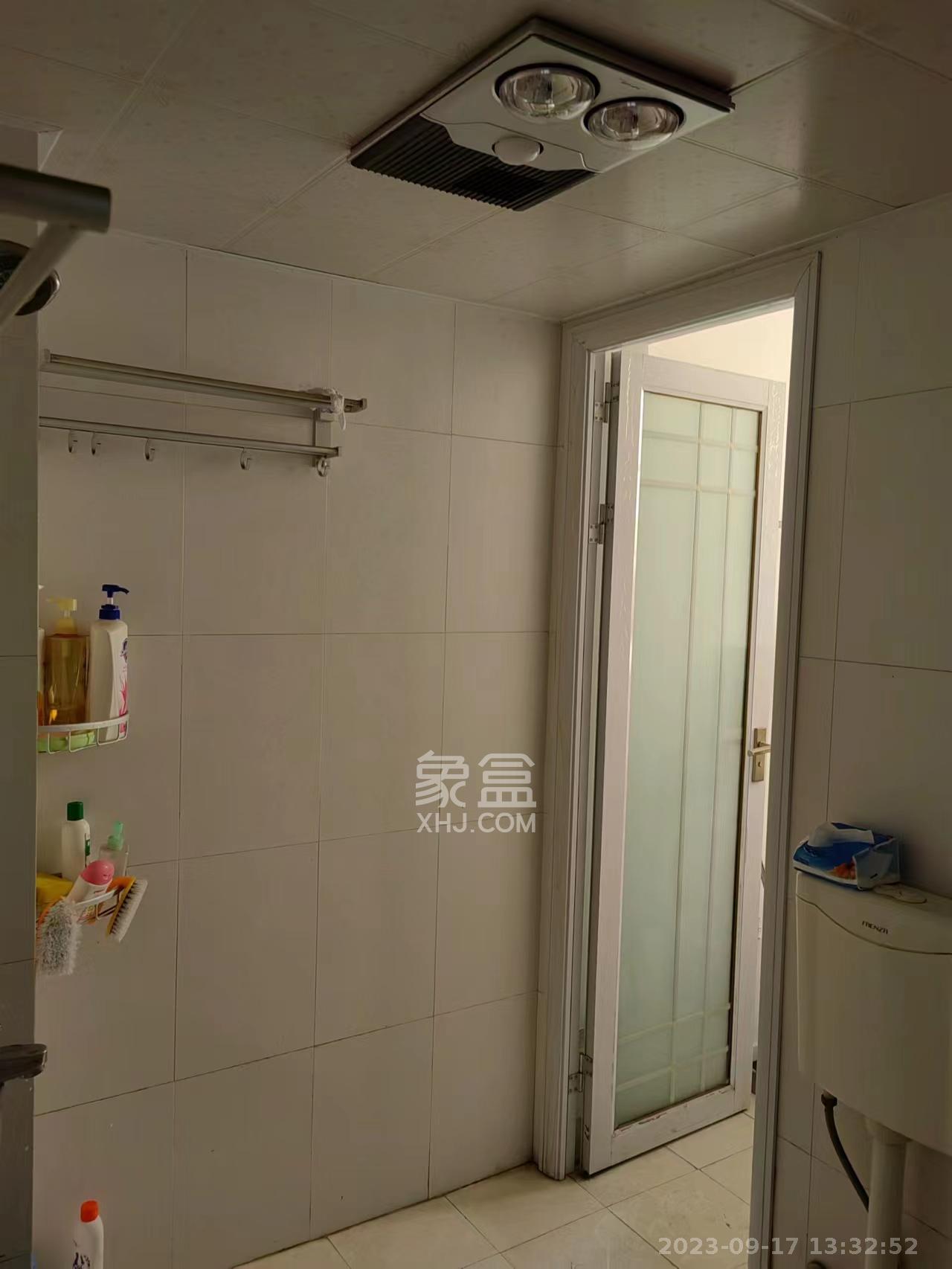 翡翠云天  2室2厅1卫   2200.00元/月室内图