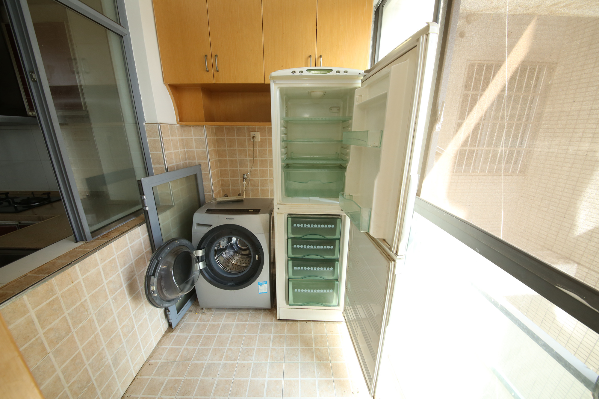 银港水晶城  3室2厅2卫   109.80万阳台
