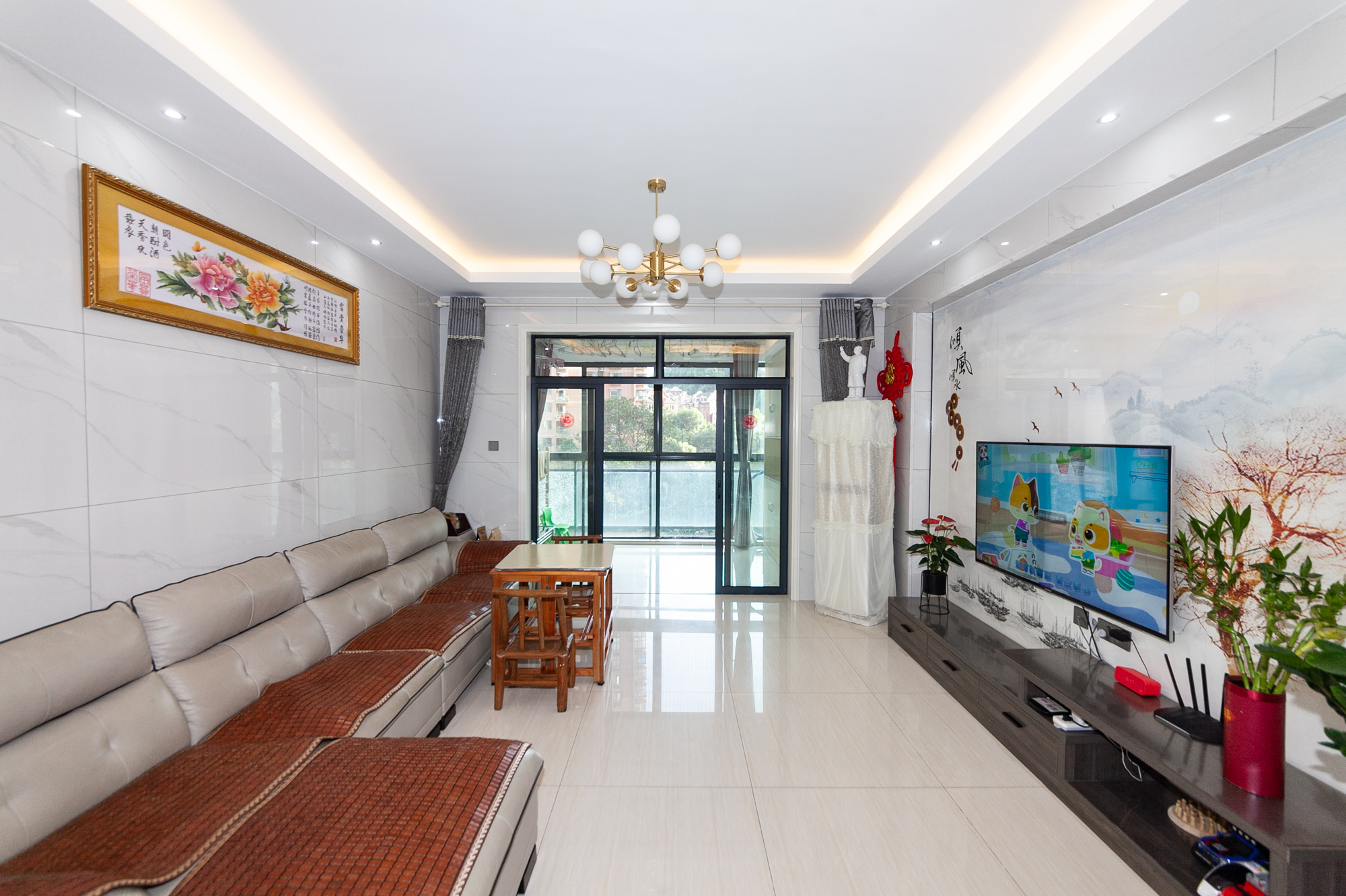 珠江东方明珠(新地东方明珠)一二期  3室2厅2卫    95.8万 珠江东方明珠(新地东方明珠)一二期  3室2厅2卫    95.8万客厅