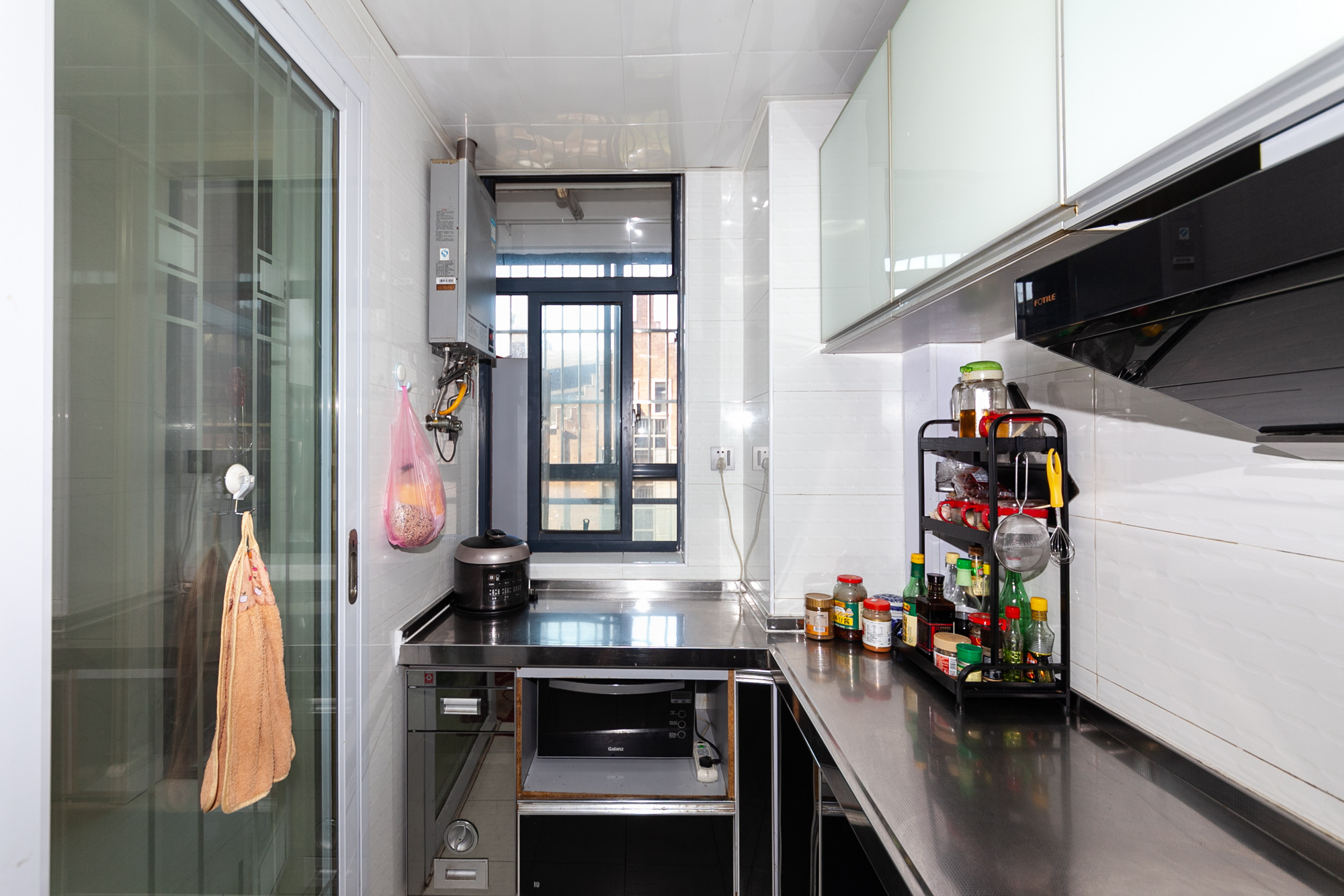 珠江东方明珠（新地东方明珠）一二期  3室2厅2卫    95.8万厨房