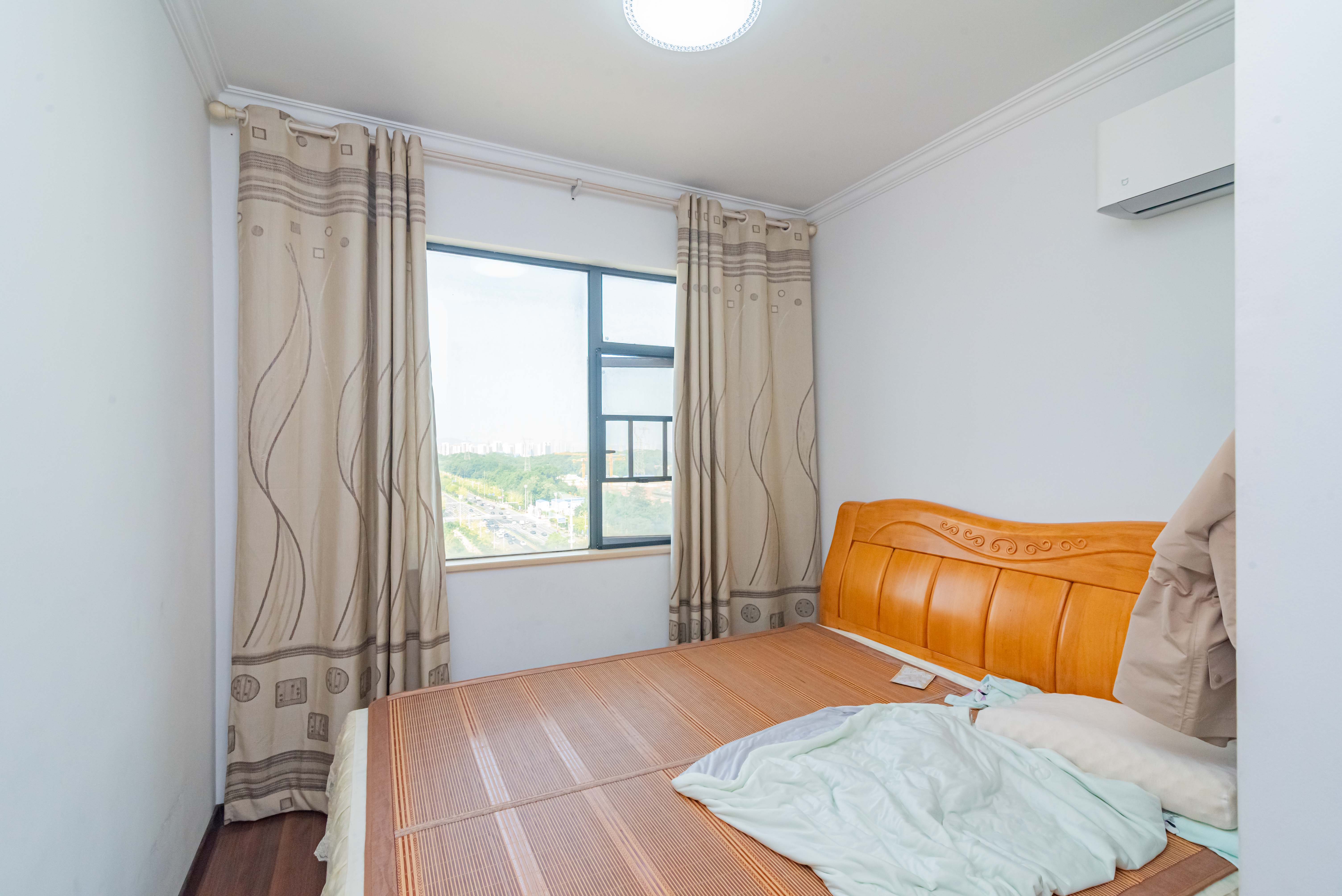 悦湖山 4室2厅1卫 115.0万 悦湖山 4室2厅1卫 115.0万卧室