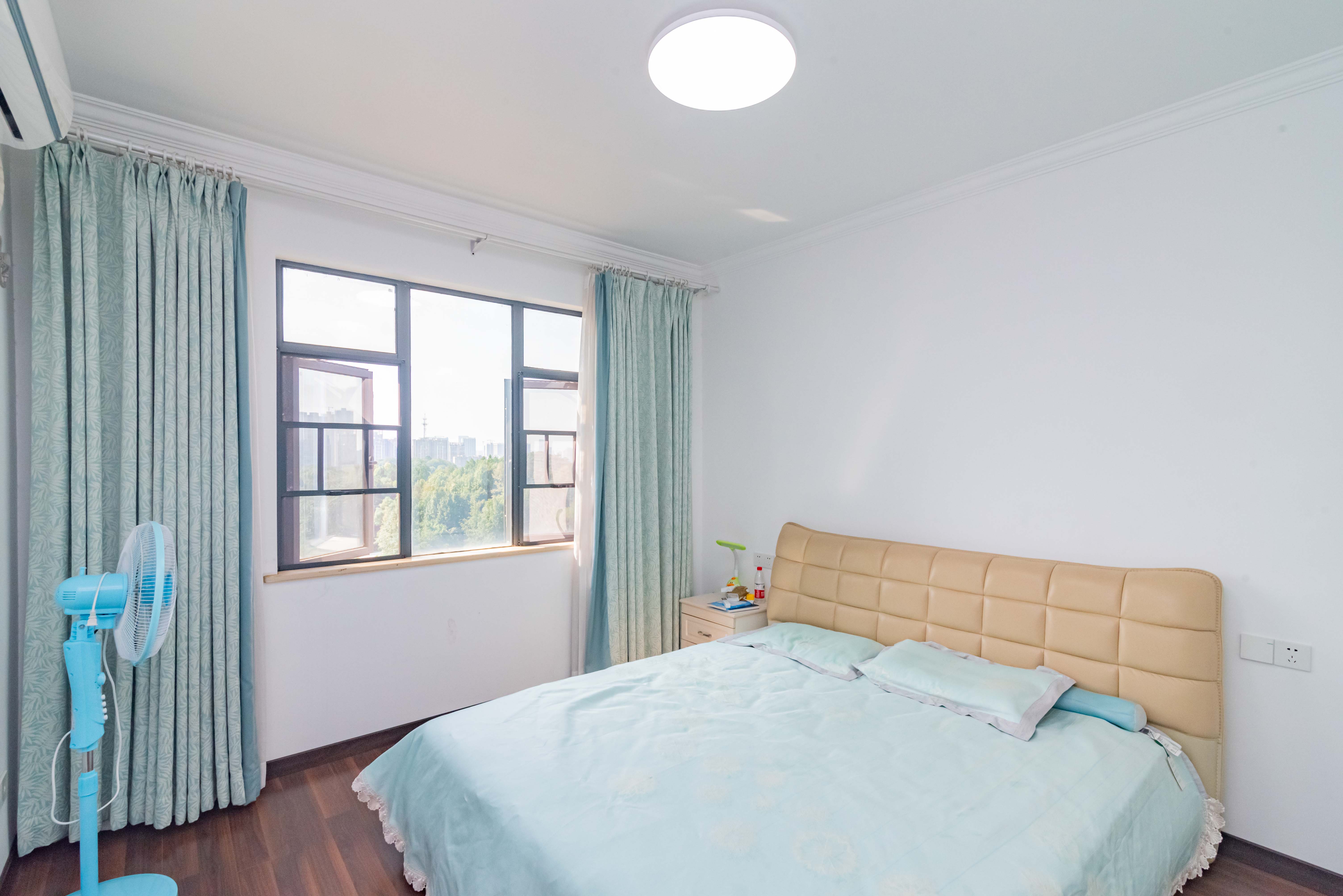 悦湖山 4室2厅1卫 115.0万 悦湖山 4室2厅1卫 115.0万卧室