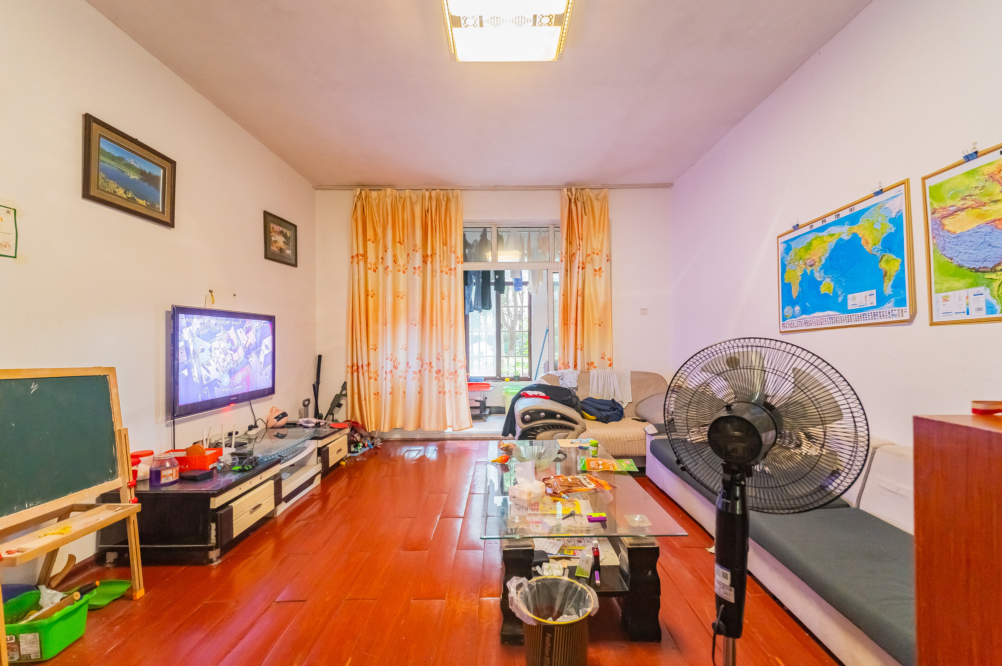 爱琴海岸 3室2厅2卫 75.5万 爱琴海岸 3室2厅2卫 75.5万客厅