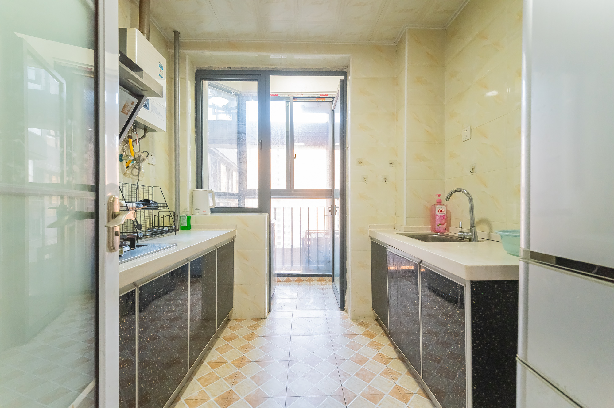 恒基凯旋门一二期  3室2厅1卫   75.00万 恒基凯旋门一二期  3室2厅1卫   75.00万厨房