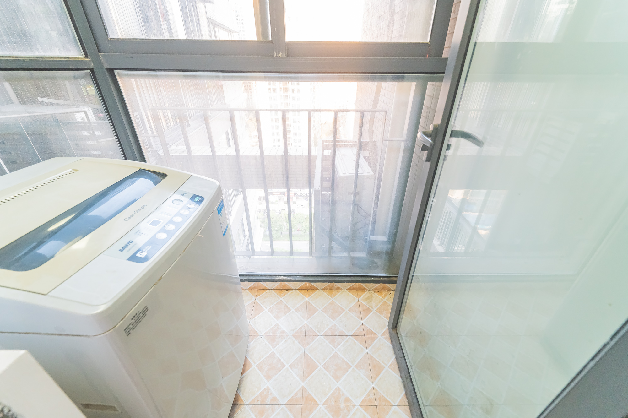 恒基凯旋门一二期  3室2厅1卫   75.00万 恒基凯旋门一二期  3室2厅1卫   75.00万厨房