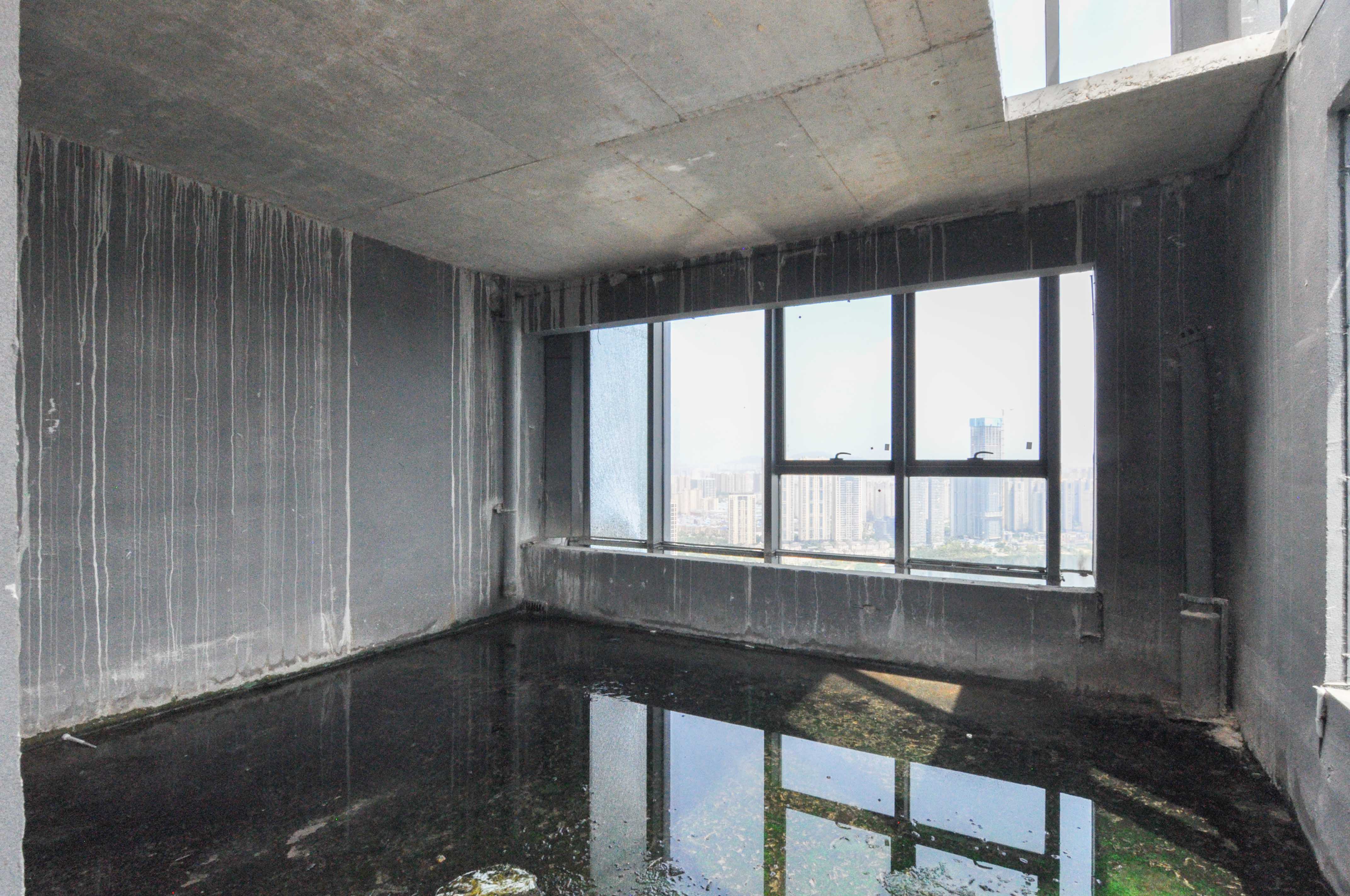 卓越浅水湾  6室2厅3卫   860.00万其他