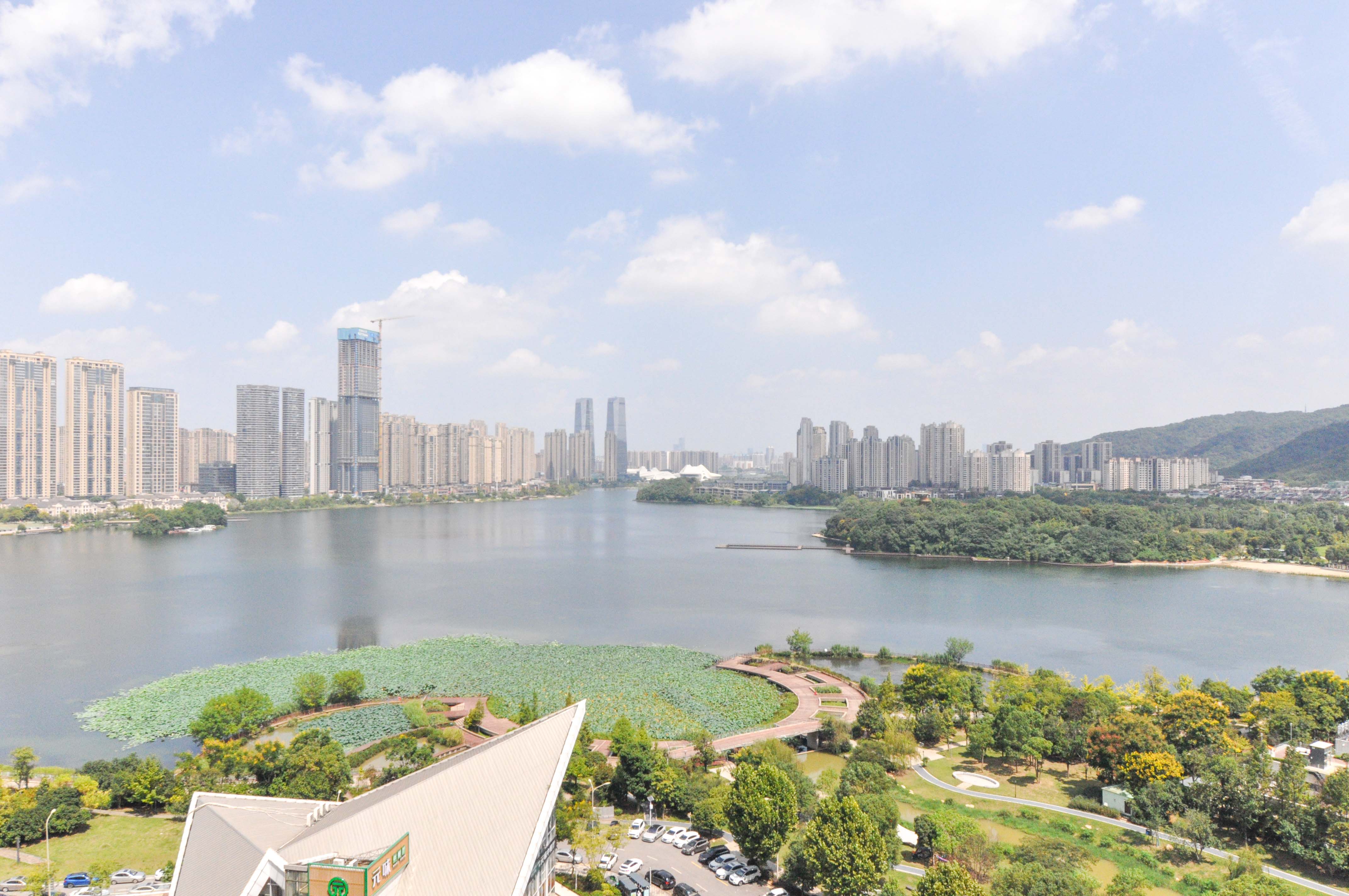 卓越浅水湾  5室2厅3卫   360.00万其他