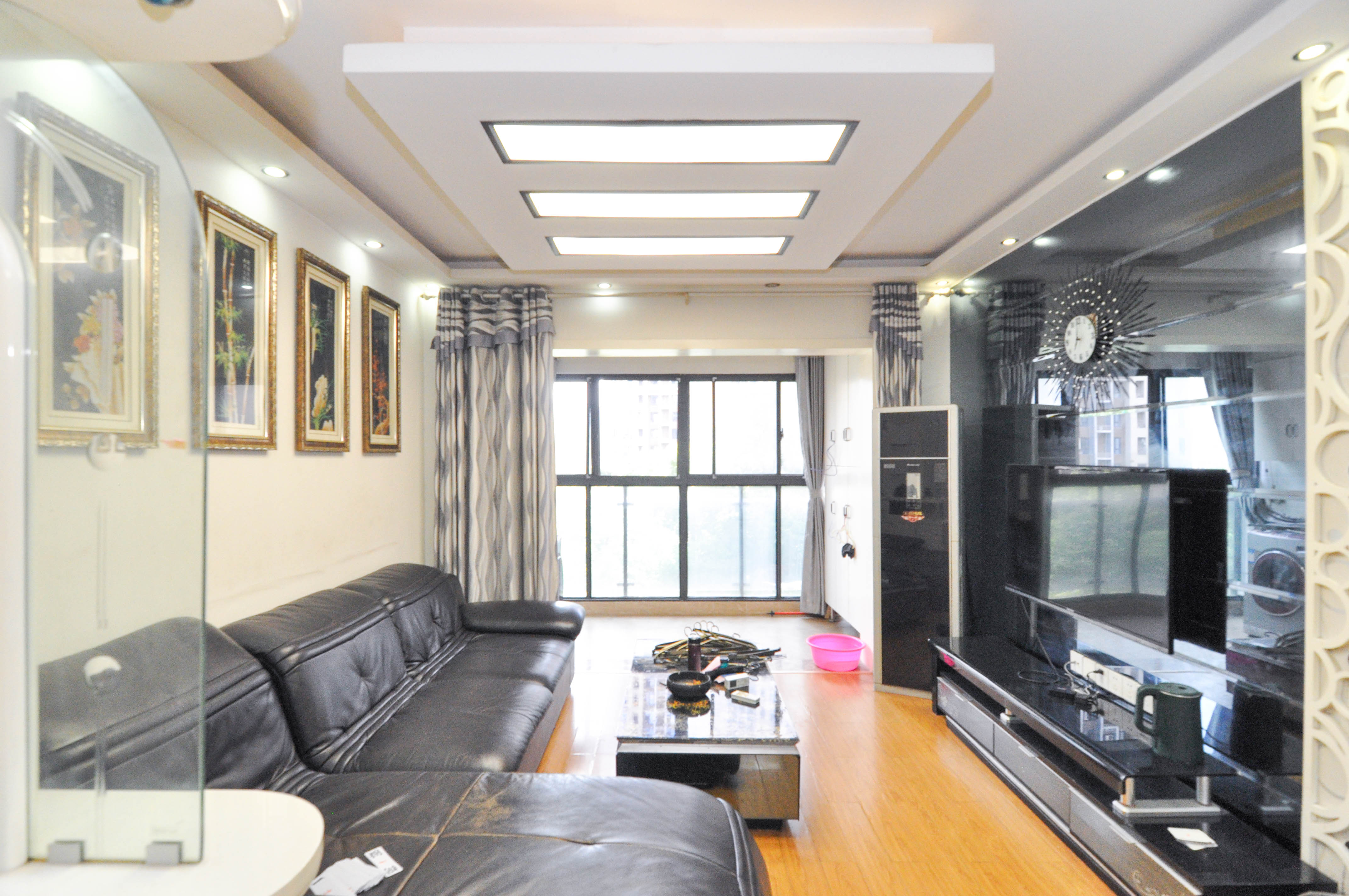 达美D6区  3室2厅2卫    119.6万客厅