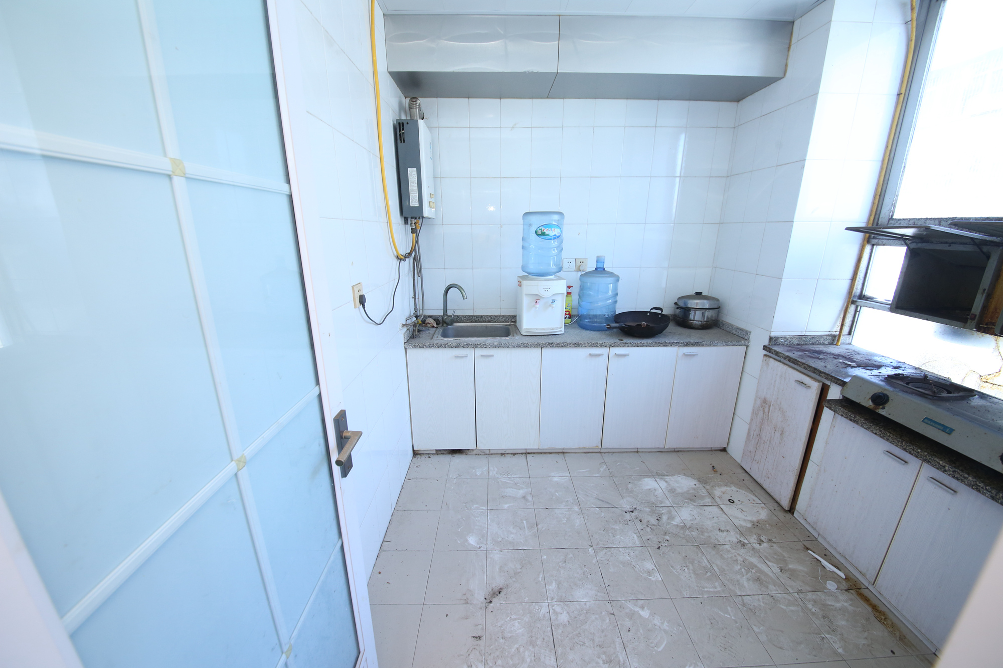 安泰新村  3室2厅2卫    52.0万厨房