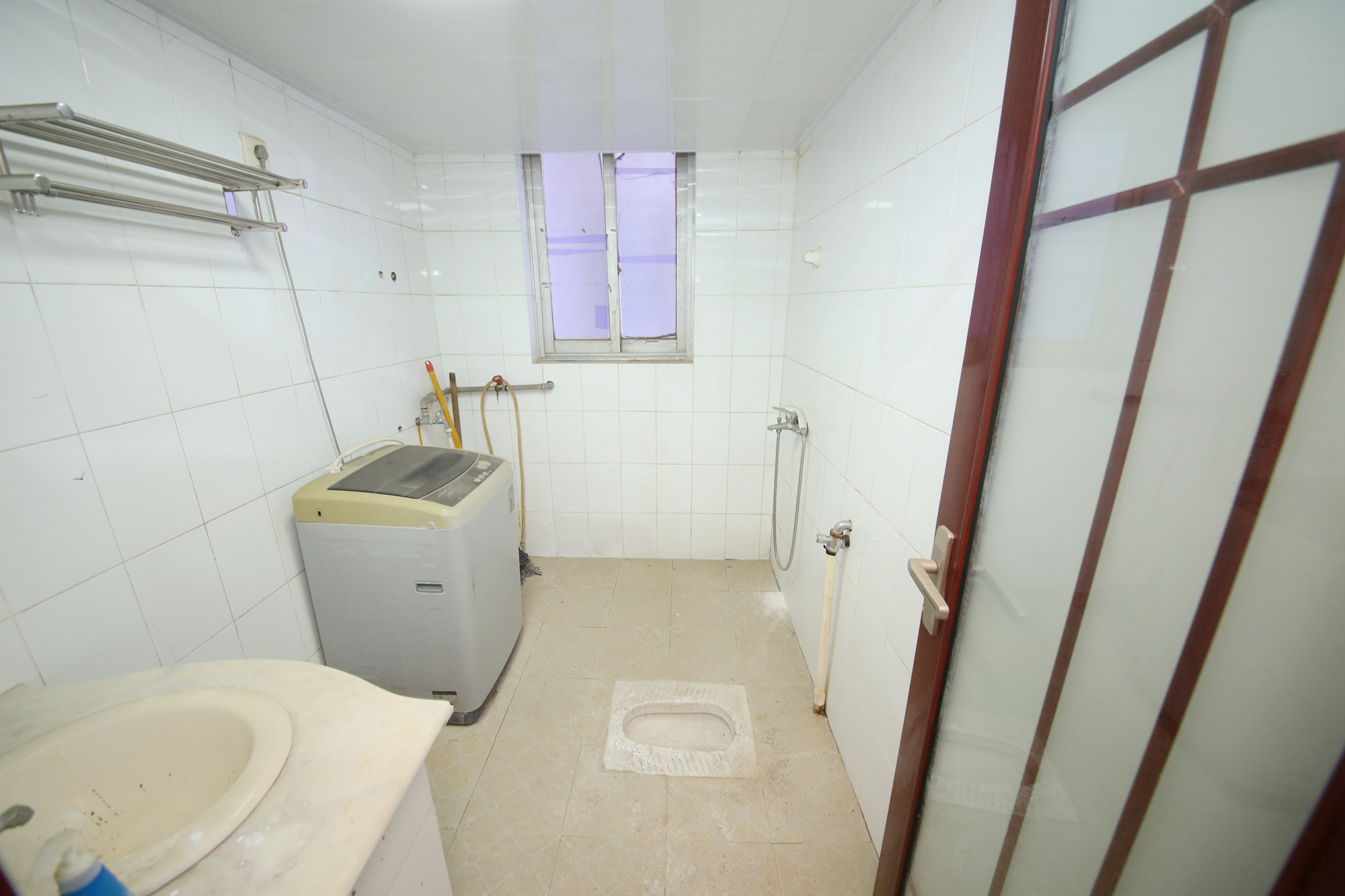 安泰新村  3室2厅2卫    52.0万卫生间