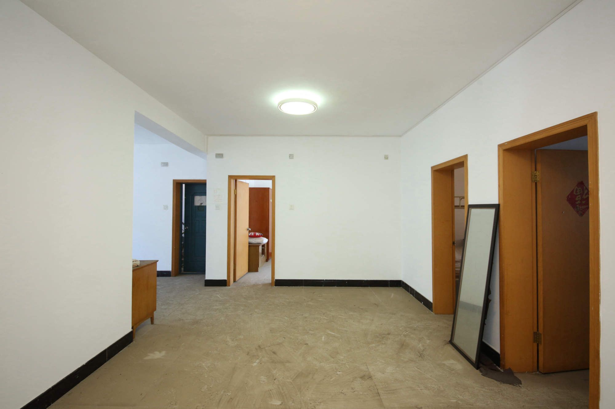 安泰新村  3室2厅2卫    52.0万客厅