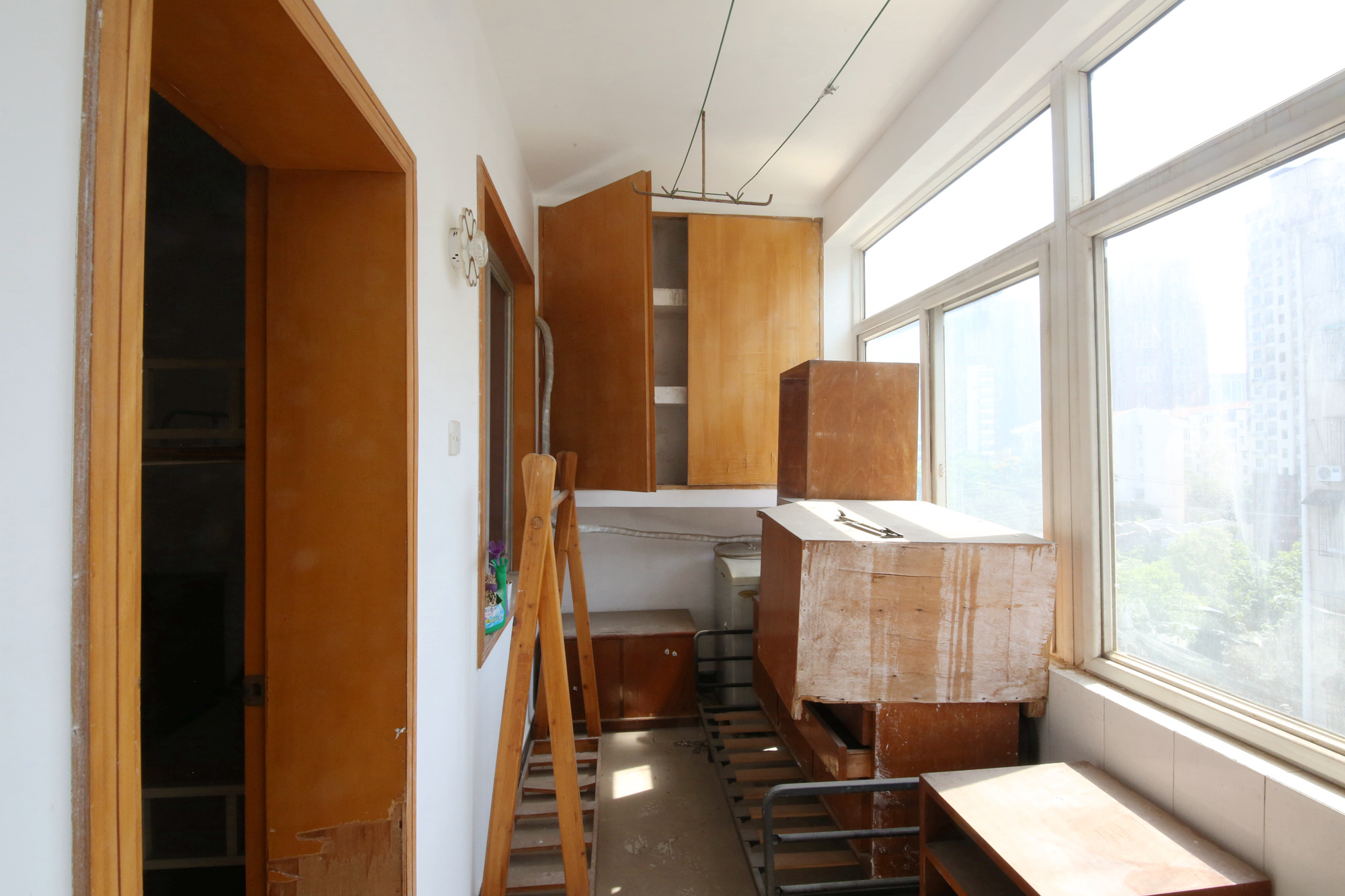 安泰新村  3室2厅2卫    52.0万阳台