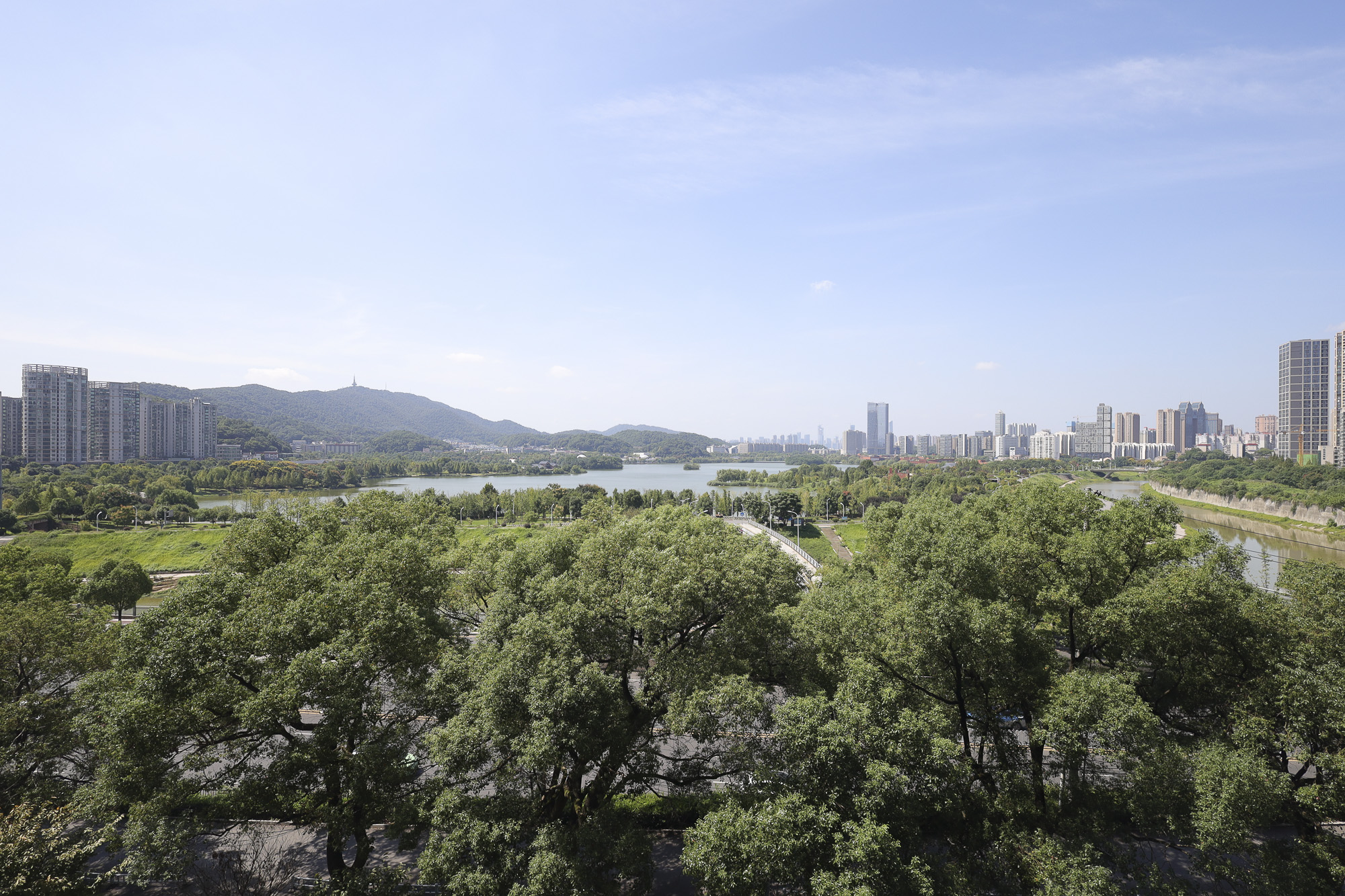 蓝光雍锦阁  1室1厅1卫   40.00万其他