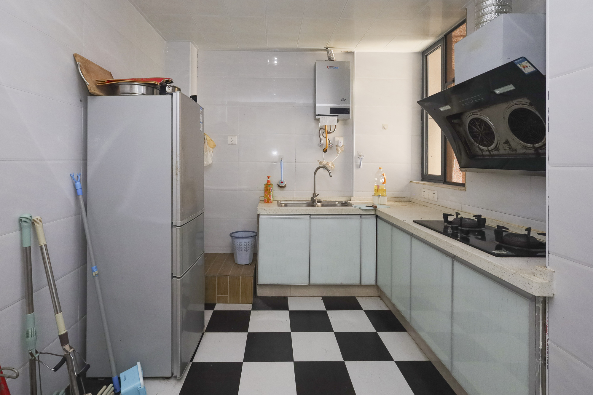 蓝光雍锦阁  3室2厅2卫    110.0万 蓝光雍锦阁  3室2厅2卫    110.0万厨房