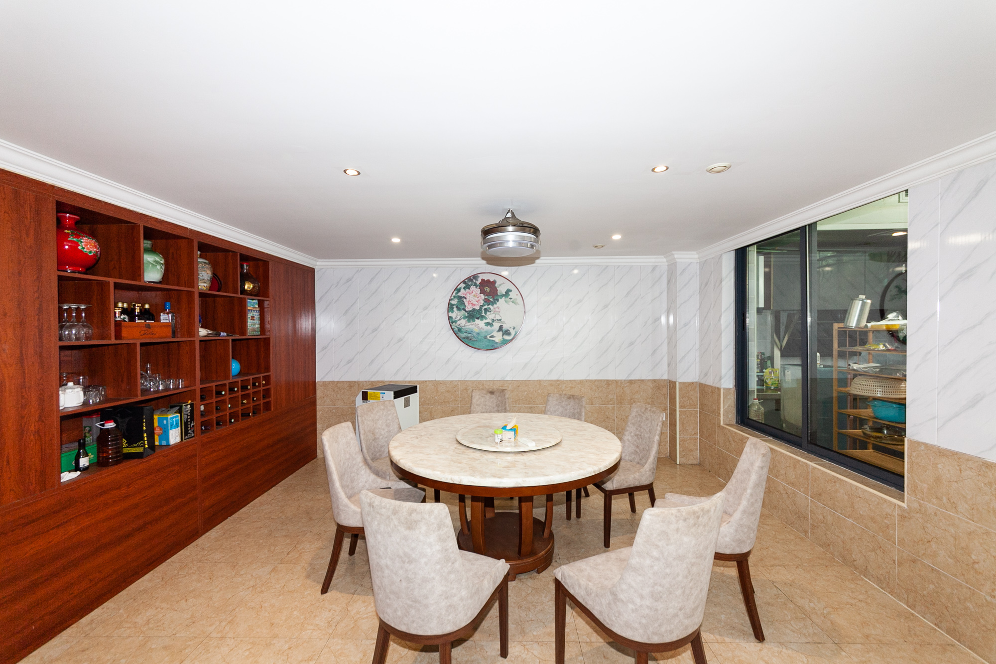 勤诚达新界 7室3厅2卫 216.0万 勤诚达新界 7室3厅2卫 216.0万客厅