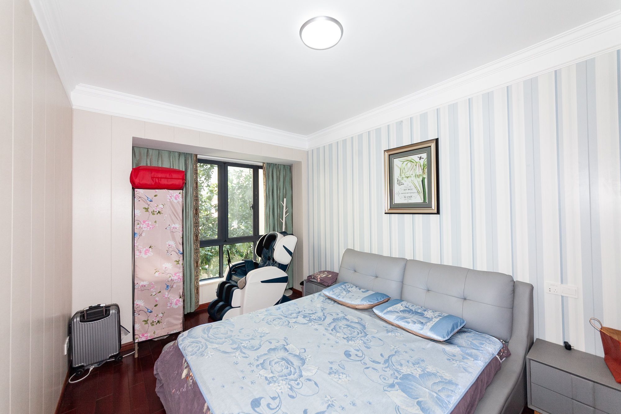 勤诚达新界 7室3厅2卫 216.0万 勤诚达新界 7室3厅2卫 216.0万卧室