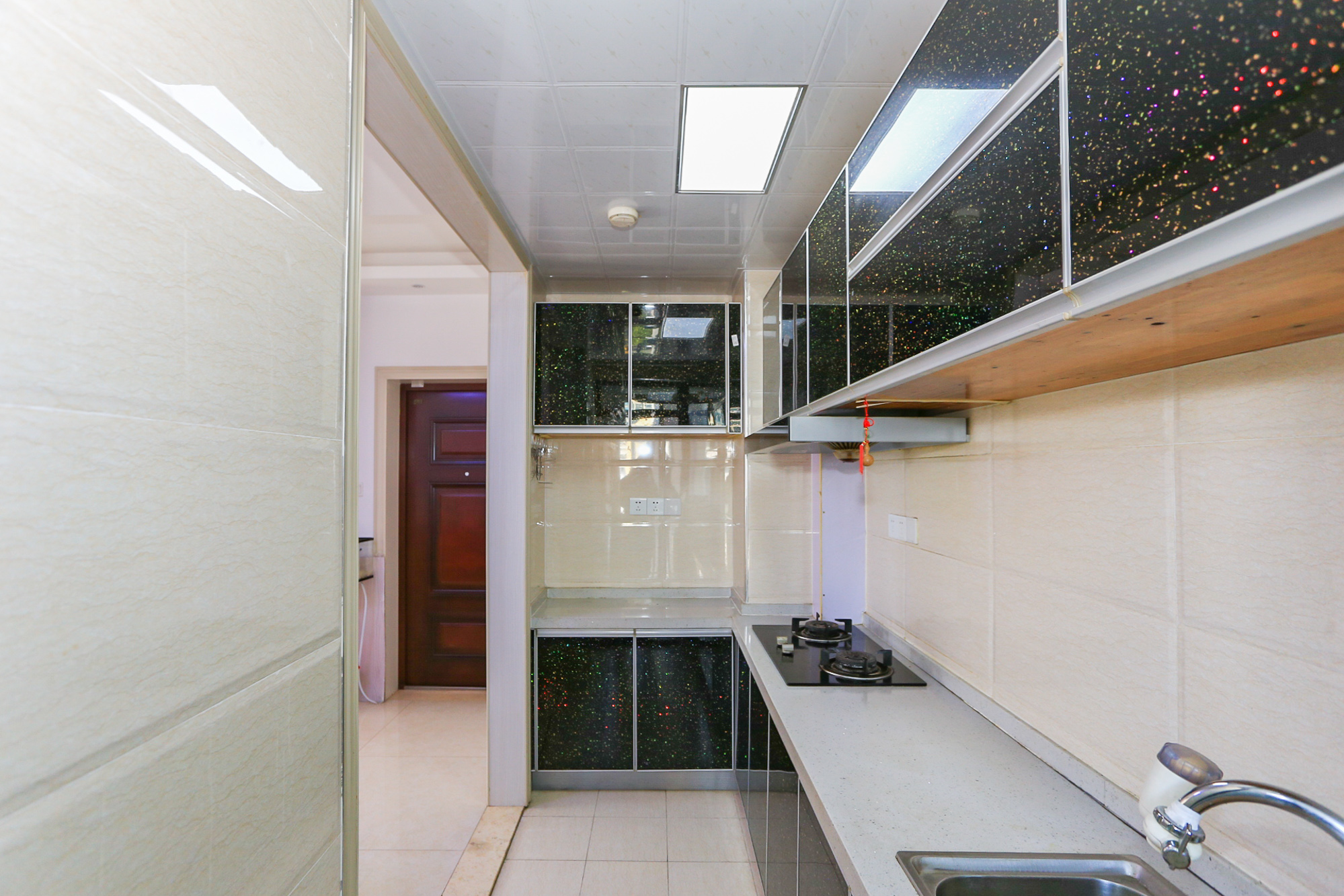 卓越蔚蓝海岸三期  2室1厅1卫    68.0万厨房