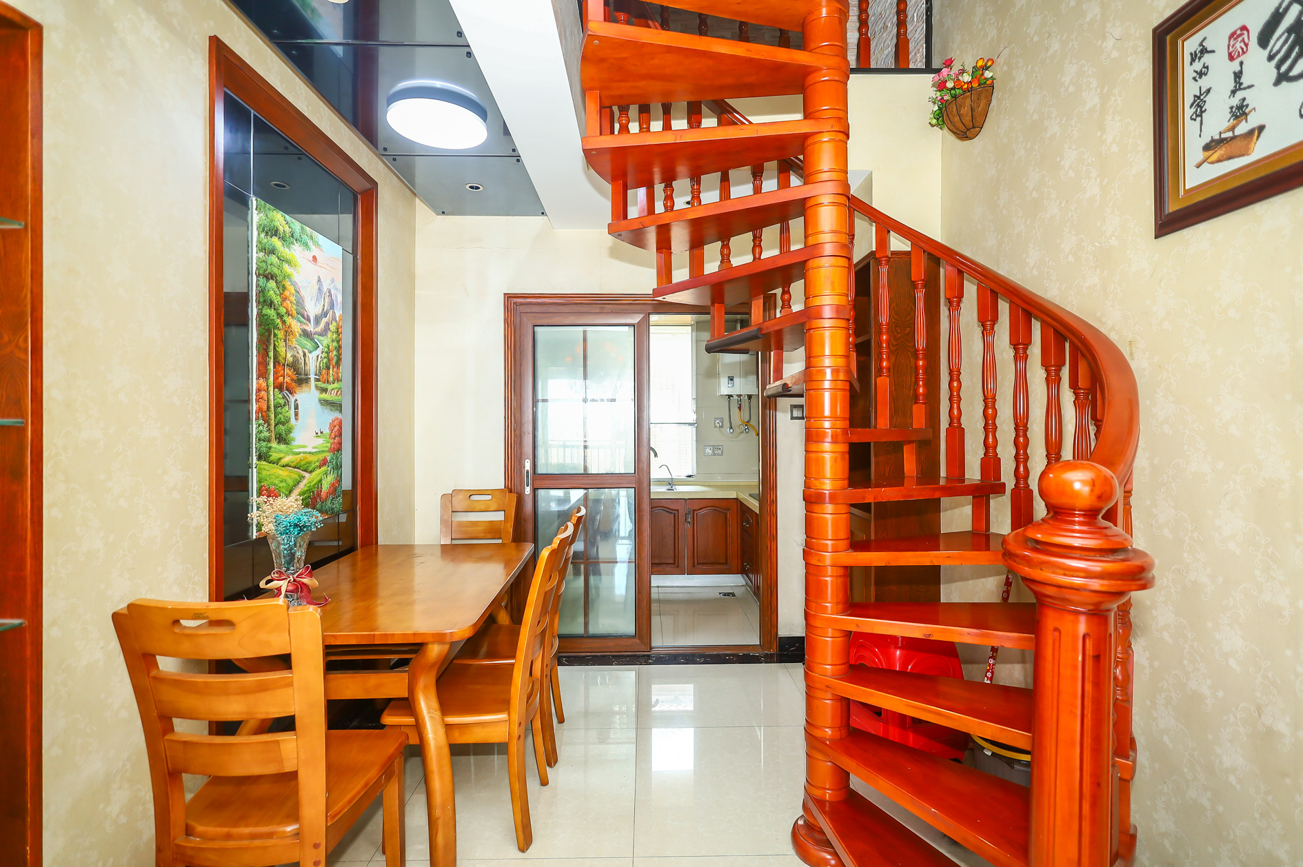 恒广国际景园一二区  3室2厅2卫    122.8万 恒广国际景园一二区  3室2厅2卫    122.8万客厅