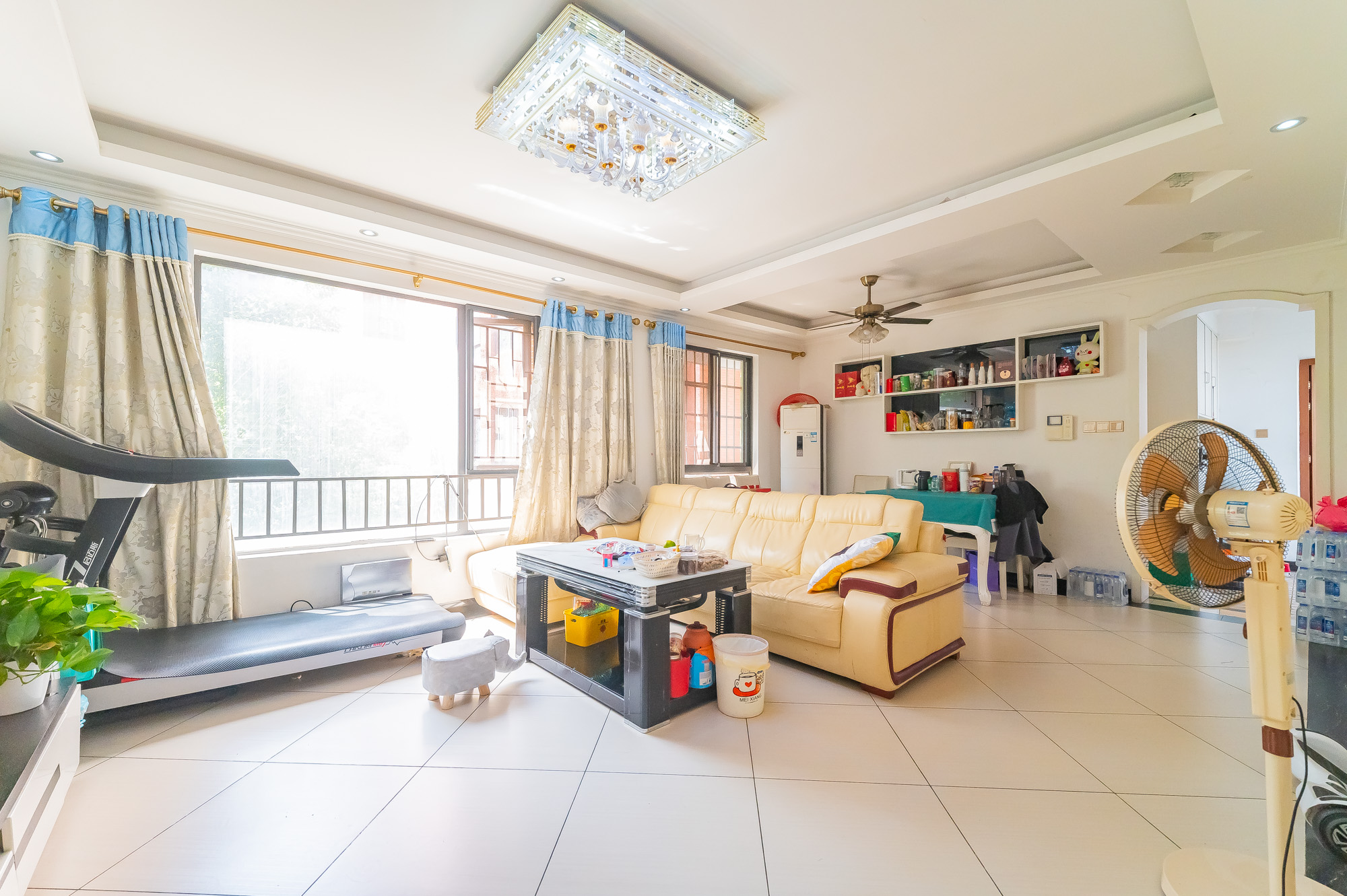 华润凤凰城二期 3室2厅1卫 68.8万 华润凤凰城二期 3室2厅1卫 68.8万客厅