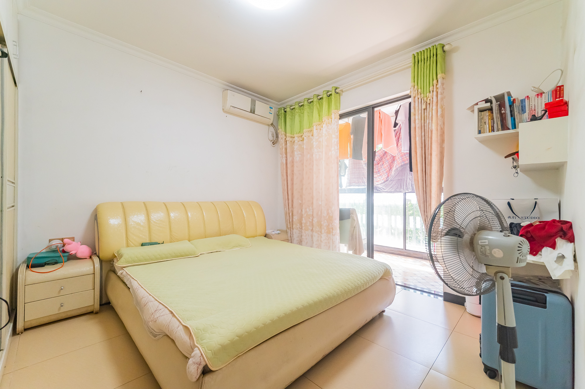 华润凤凰城二期 3室2厅1卫 68.8万 华润凤凰城二期 3室2厅1卫 68.8万卧室