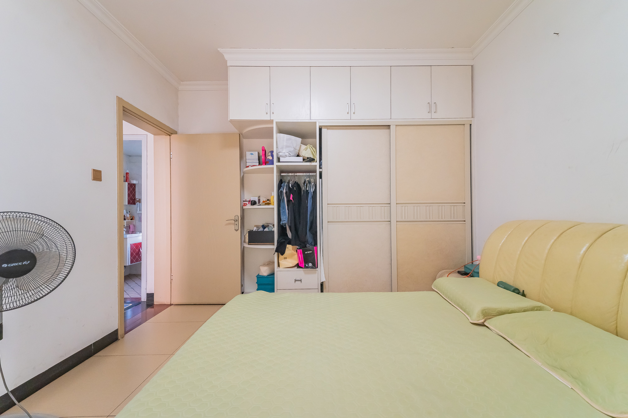 华润凤凰城二期 3室2厅1卫 68.8万 华润凤凰城二期 3室2厅1卫 68.8万卧室