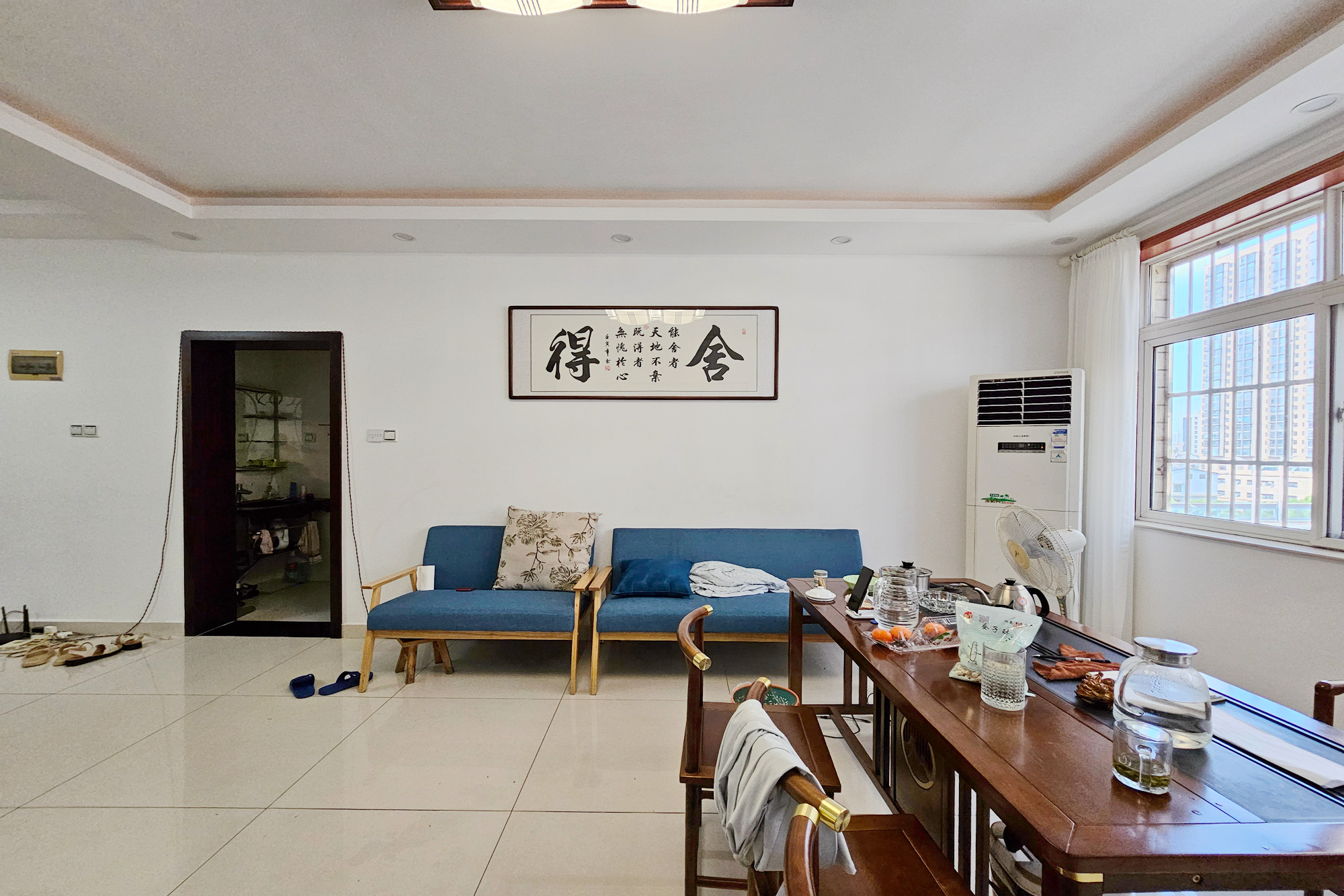 长远华樟名府  4室2厅2卫   145.00万客厅