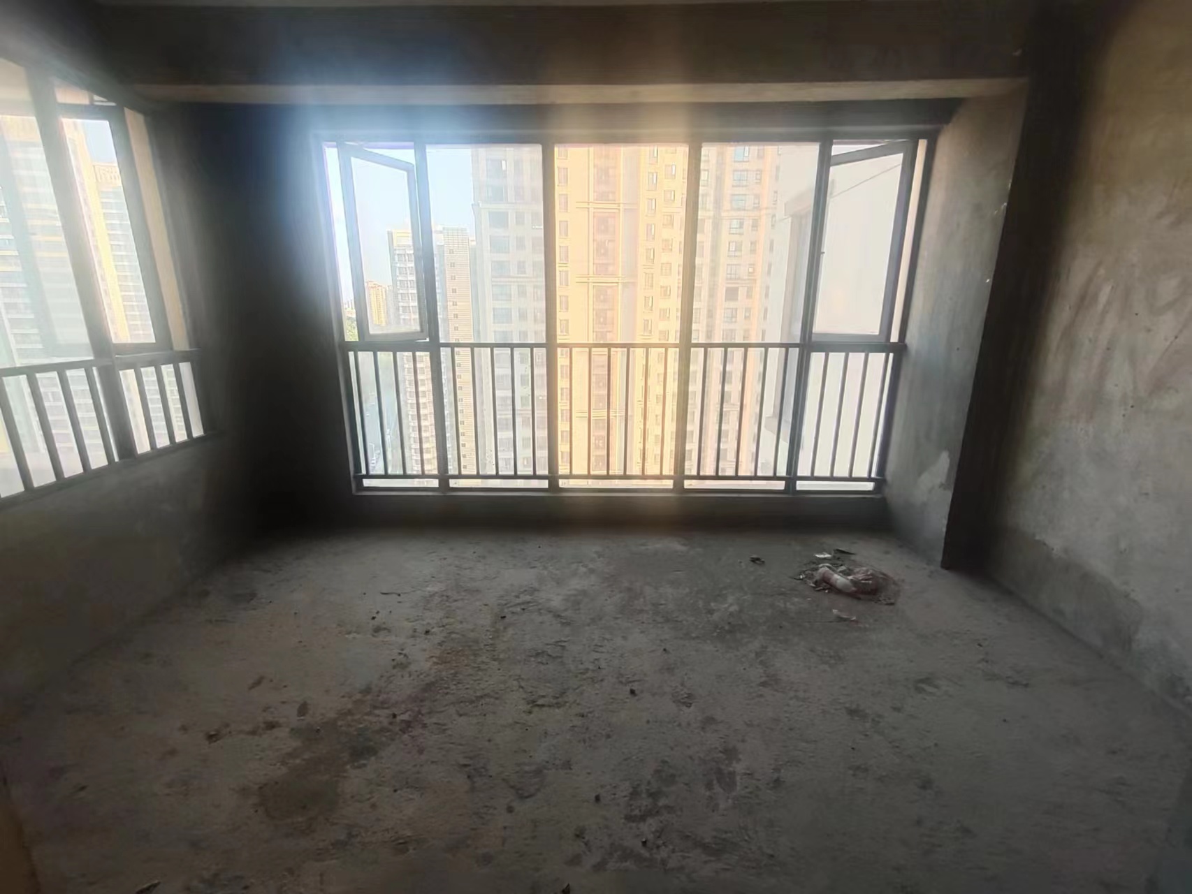 佳兆业金域天下二期 4室2厅1卫 72.0万 佳兆业金域天下二期 4室2厅1卫 72.0万室内图