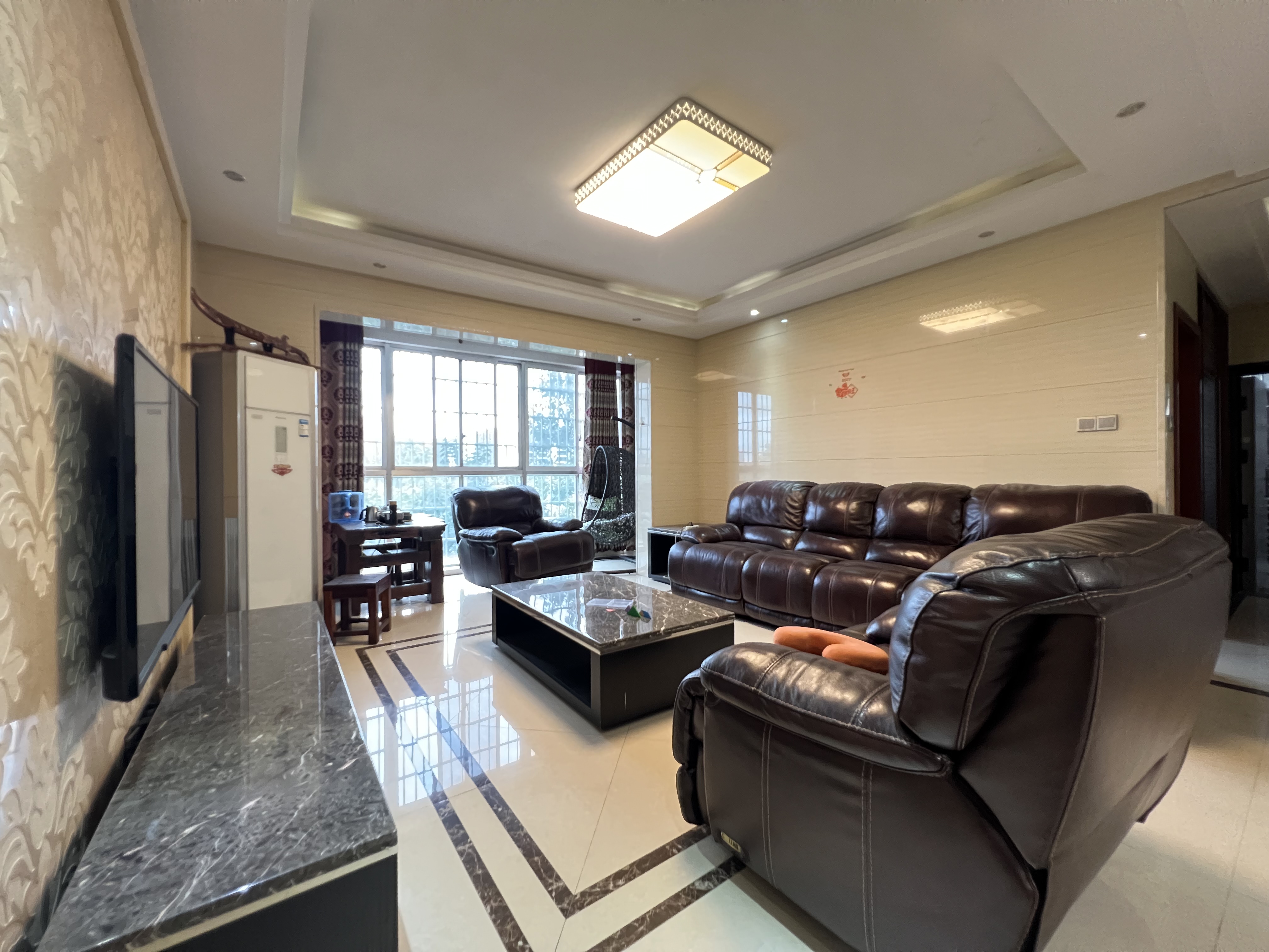 山河锦园 4室2厅2卫 100.0万 山河锦园 4室2厅2卫 100.0万室内图