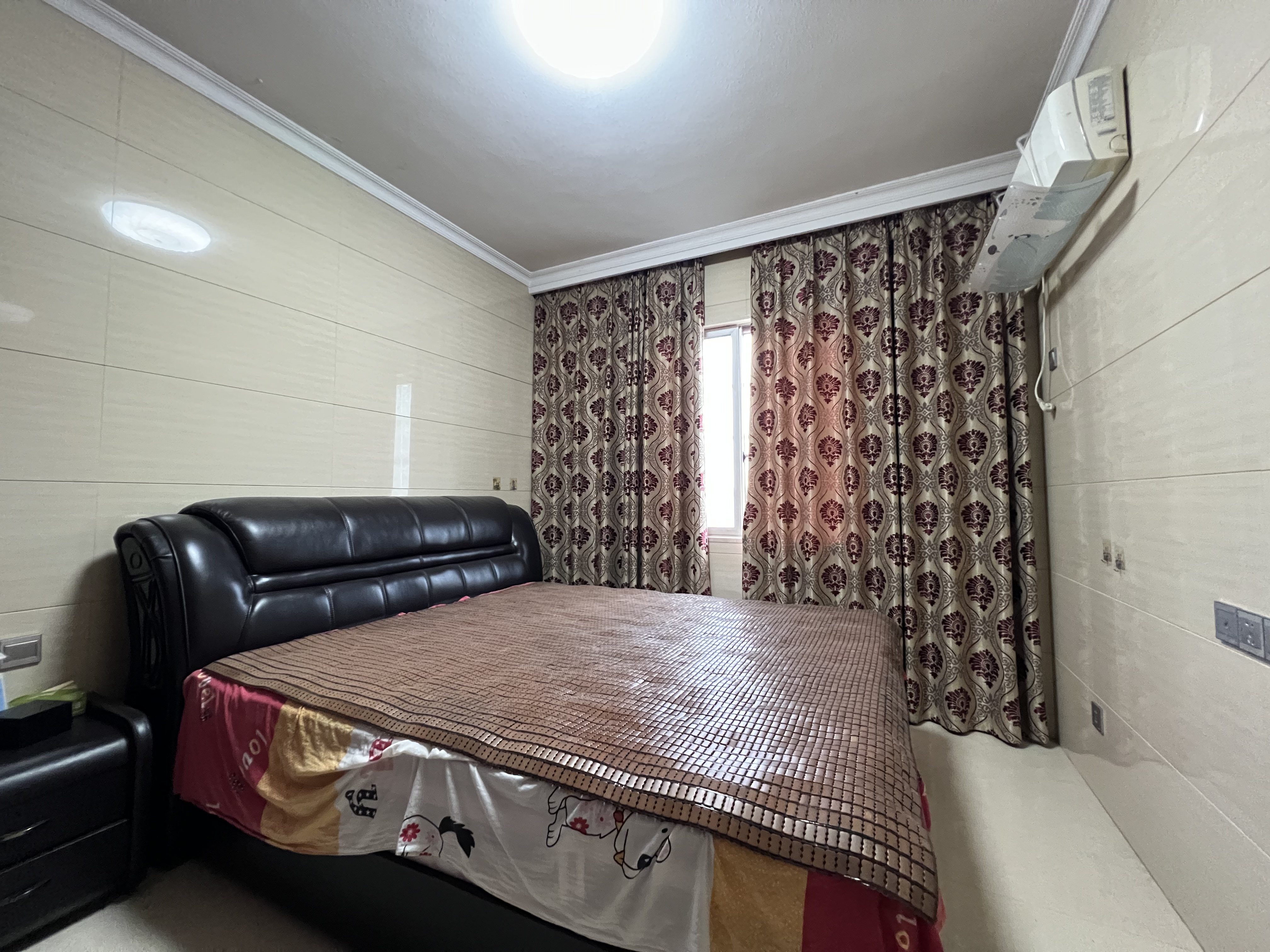 山河锦园 4室2厅2卫 100.0万 山河锦园 4室2厅2卫 100.0万室内图