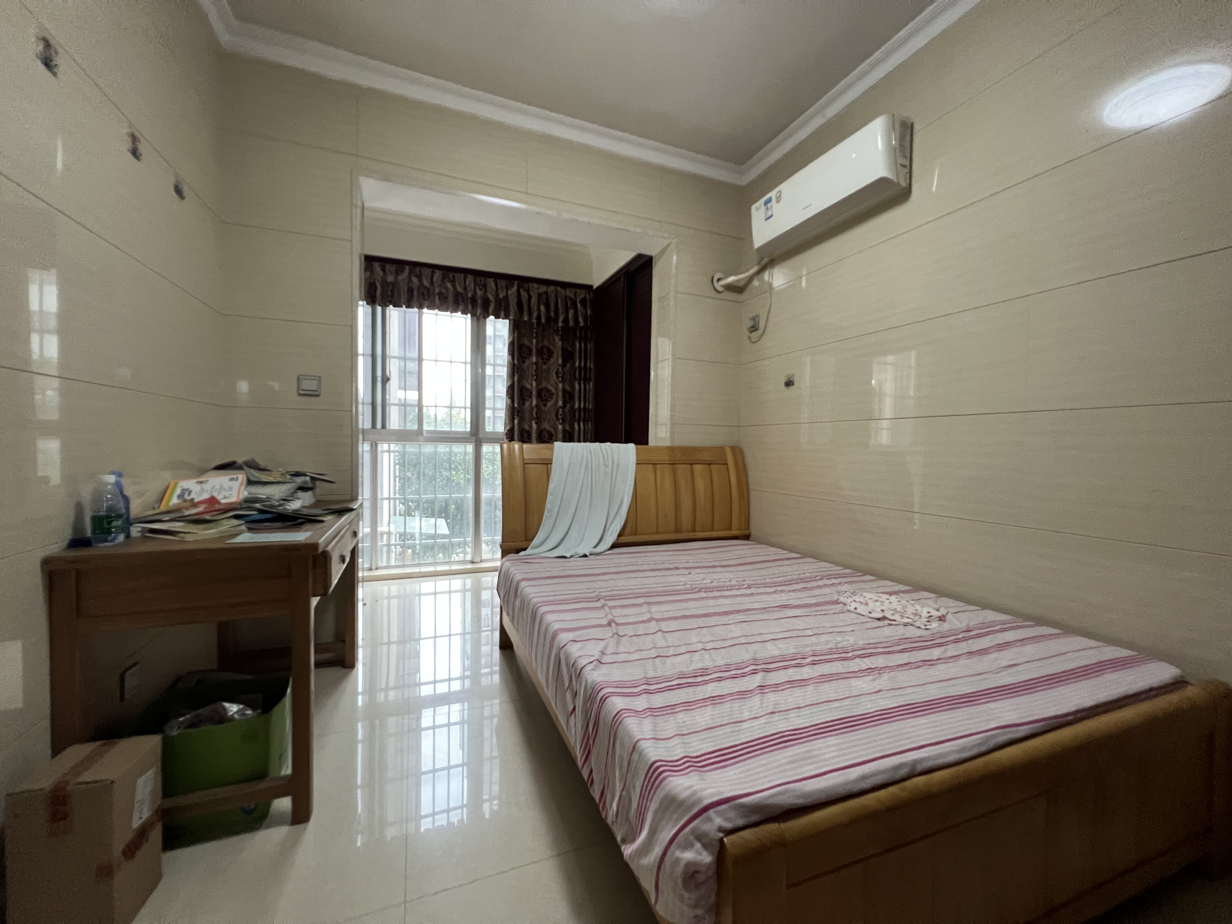 山河锦园 4室2厅2卫 100.0万 山河锦园 4室2厅2卫 100.0万室内图