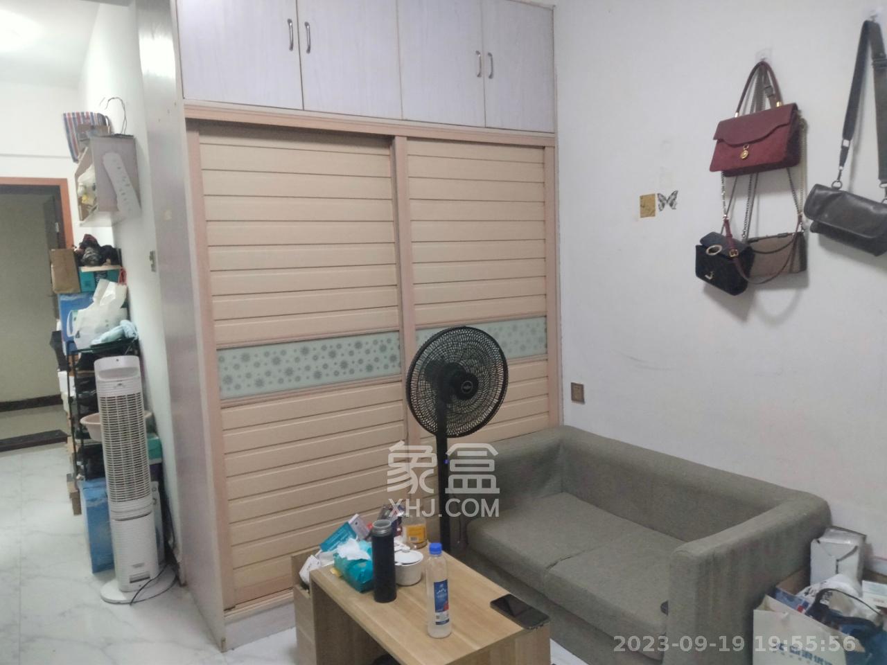 中建芙蓉工社  1室1厅1卫    1280.0元/月室内图