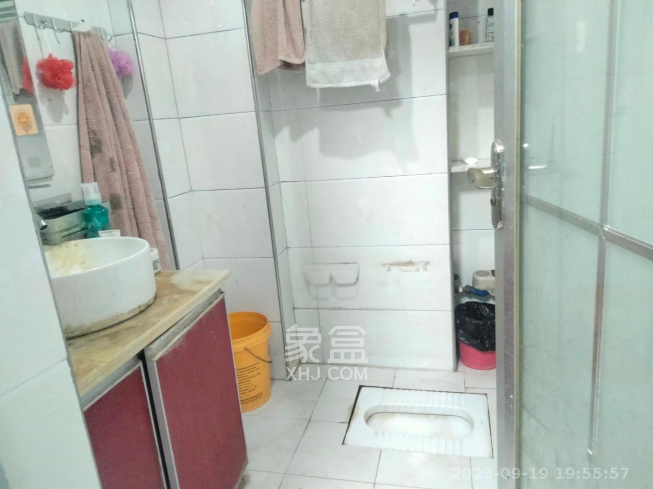 中建芙蓉工社 1室1厅1卫 1280.0元/月 中建芙蓉工社 1室1厅1卫 1280.0元/月室内图