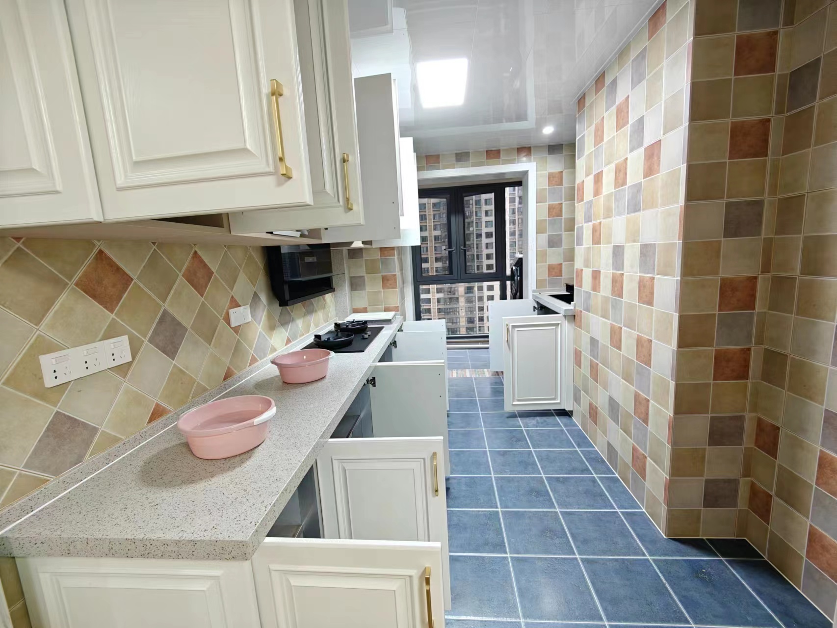 蓝溪谷  4室2厅2卫    96.0万 蓝溪谷  4室2厅2卫    96.0万室内图