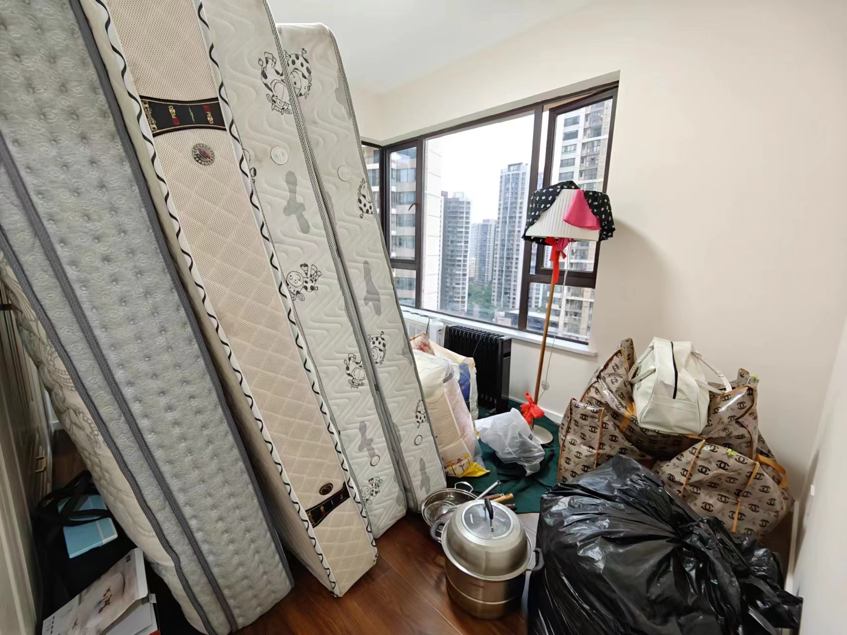 蓝溪谷  4室2厅2卫    96.0万 蓝溪谷  4室2厅2卫    96.0万室内图