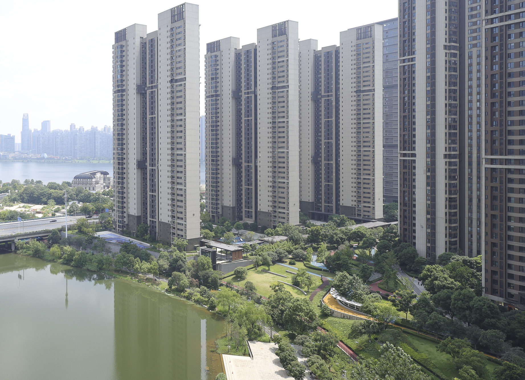 万科里金域国际  4室2厅2卫    320.0万其他