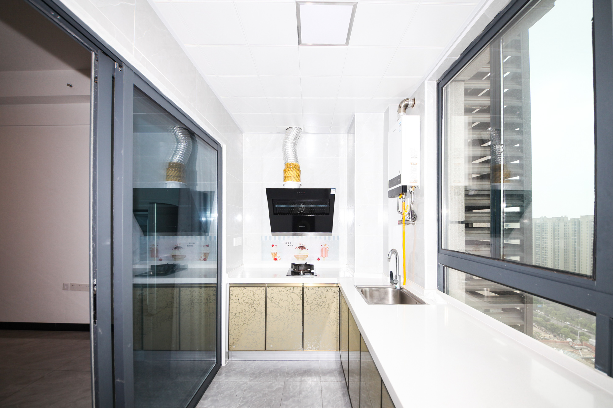 明发国际城  1室1厅1卫    30.0万 明发国际城  1室1厅1卫    30.0万厨房