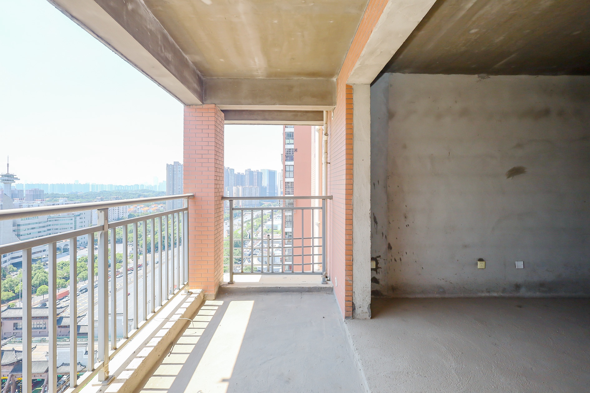 长永佳苑  2室2厅1卫    47.8万 长永佳苑  2室2厅1卫    47.8万阳台