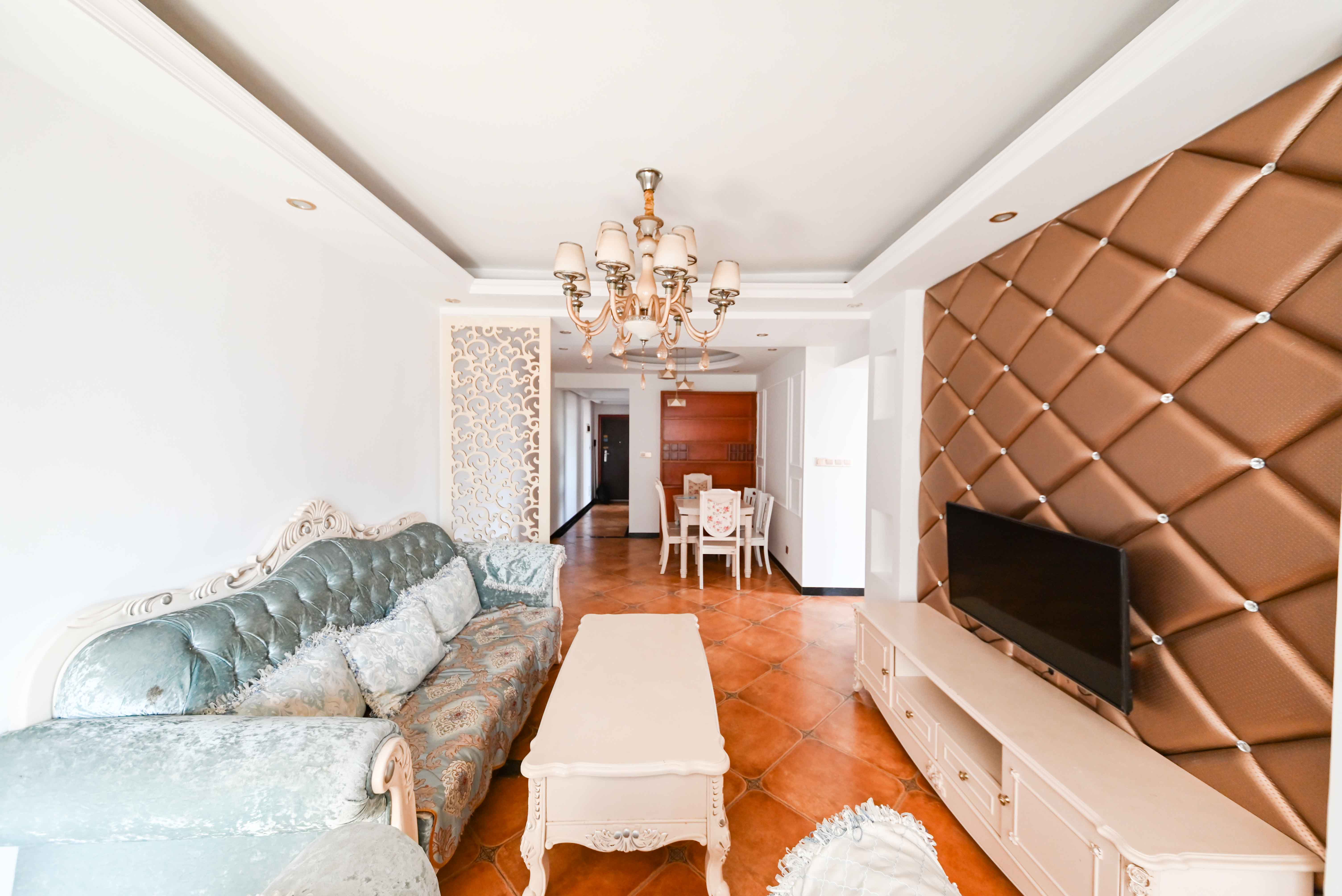 香樟兰亭(朗峰苑)  4室2厅1卫    86.0万 香樟兰亭(朗峰苑)  4室2厅1卫    86.0万