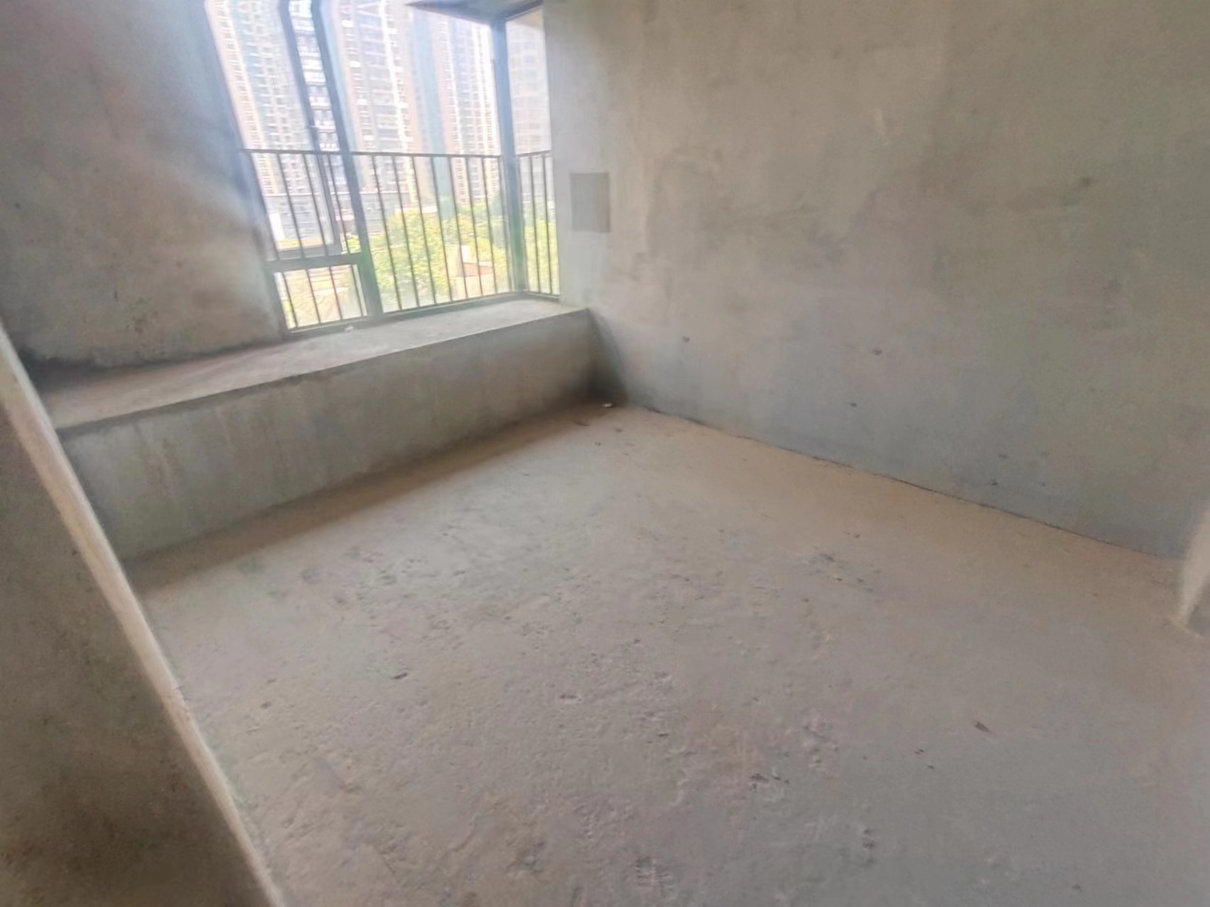 蓝溪谷  4室2厅2卫   63.80万室内图