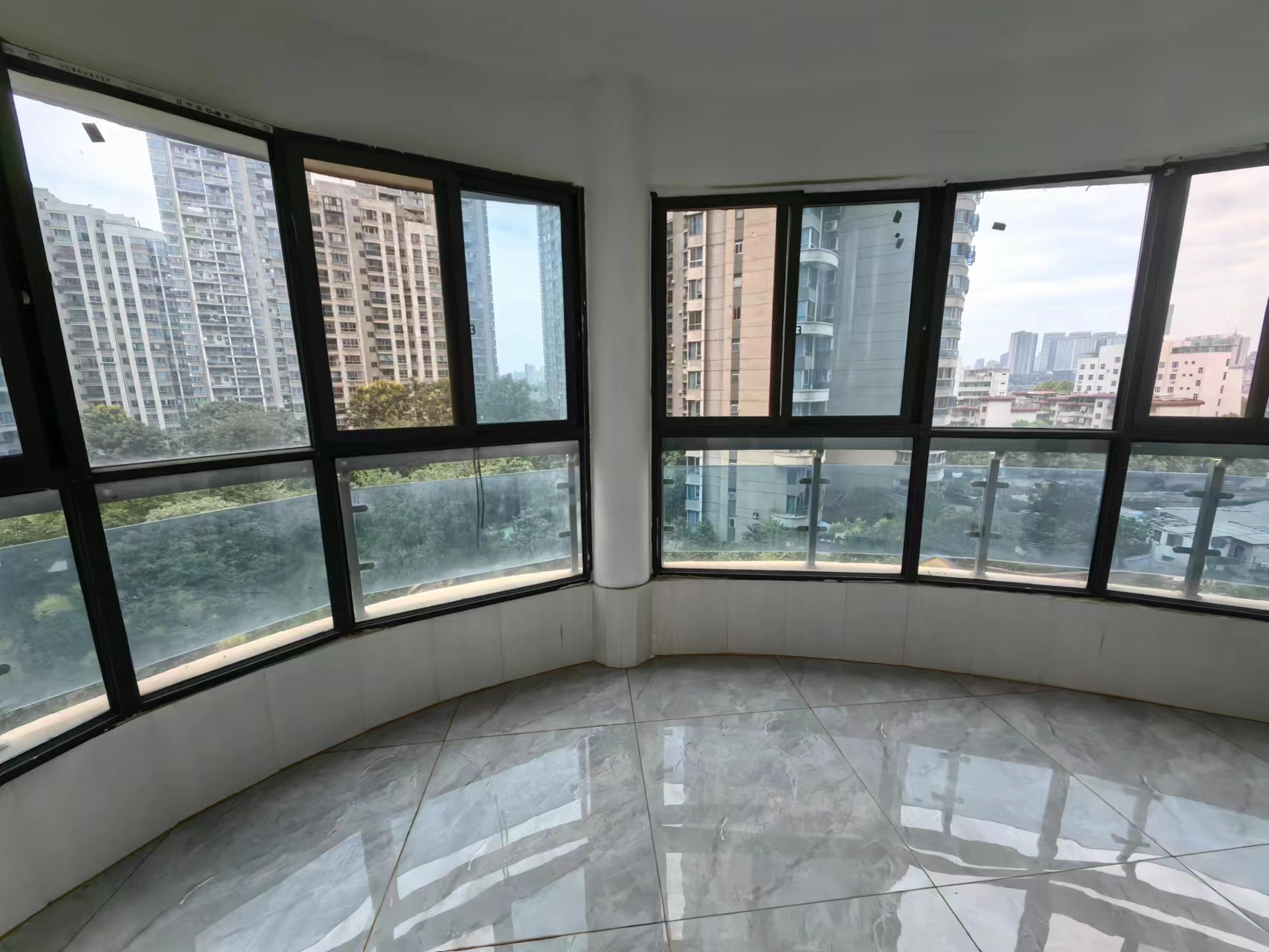 丽景滨江 4室2厅2卫 85.00万 丽景滨江 4室2厅2卫 85.00万室内图