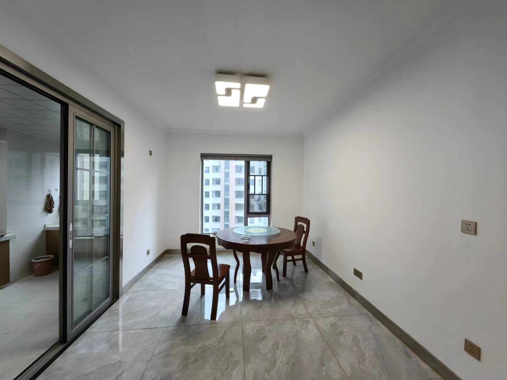 丽景滨江 4室2厅2卫 85.00万 丽景滨江 4室2厅2卫 85.00万室内图