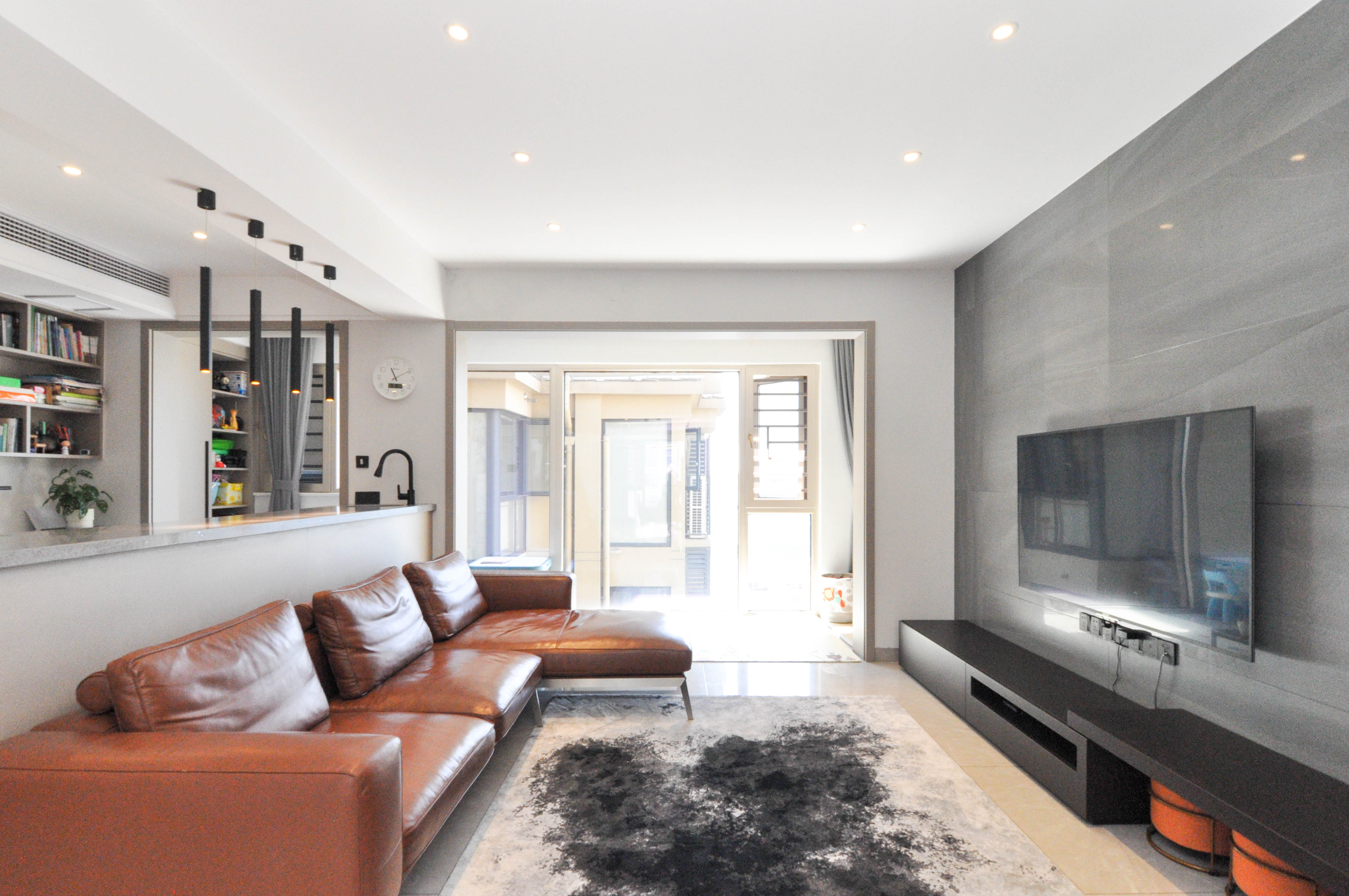 中建梅溪湖中心  4室2厅2卫    350.0万 中建梅溪湖中心  4室2厅2卫    350.0万客厅